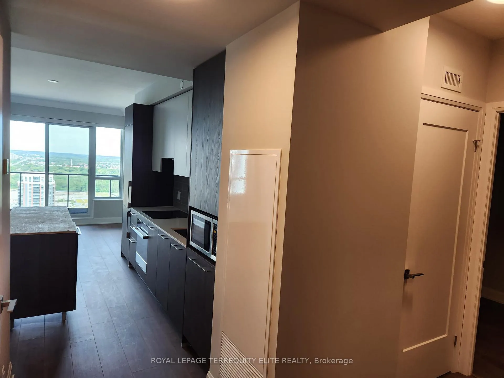 Photo 2 of Unit 3111, 8 Water Walk Drive, Markham, Unionville — HOMEH
