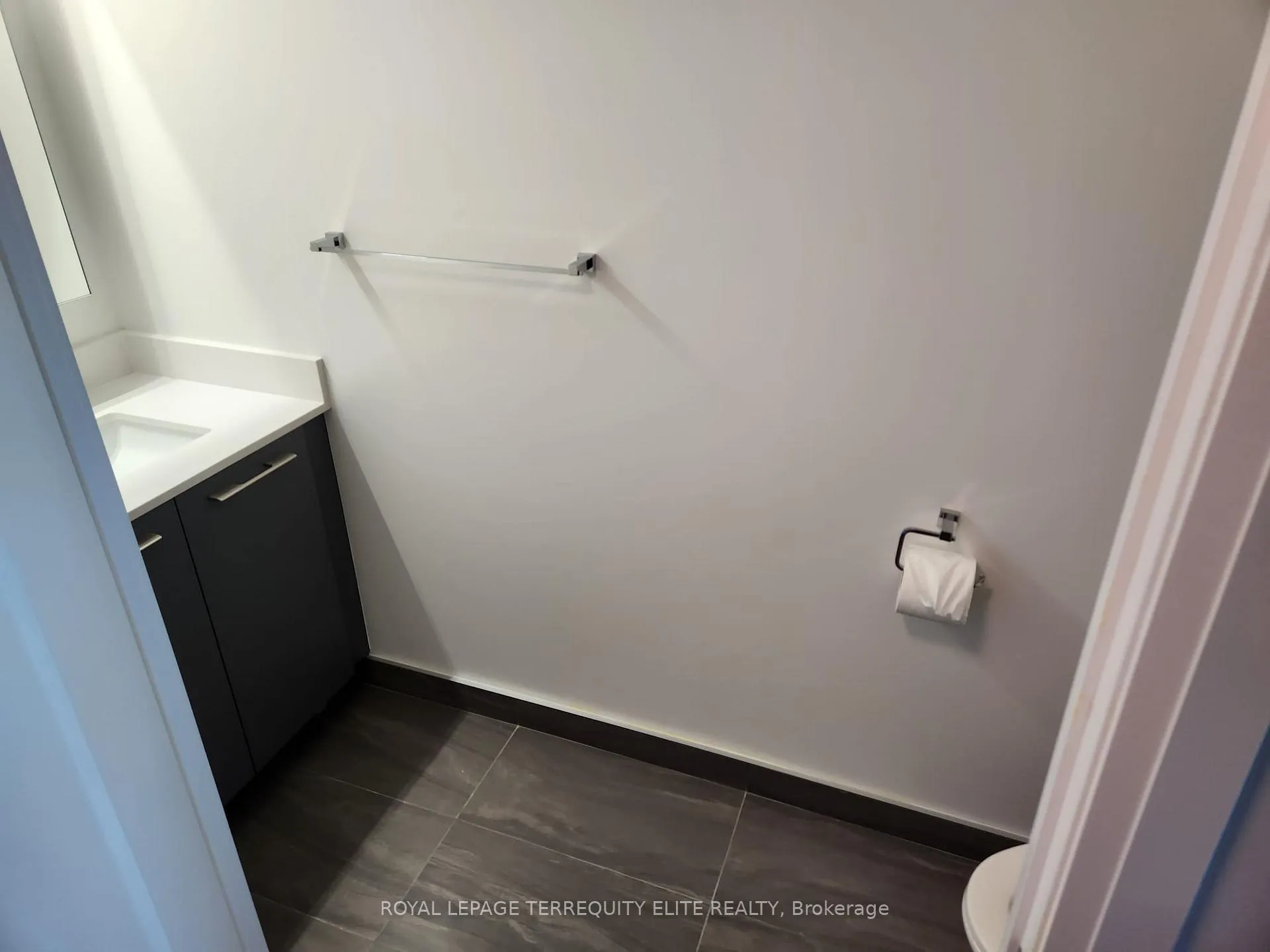 Photo 5 of Unit 3111, 8 Water Walk Drive, Markham, Unionville — HOMEH