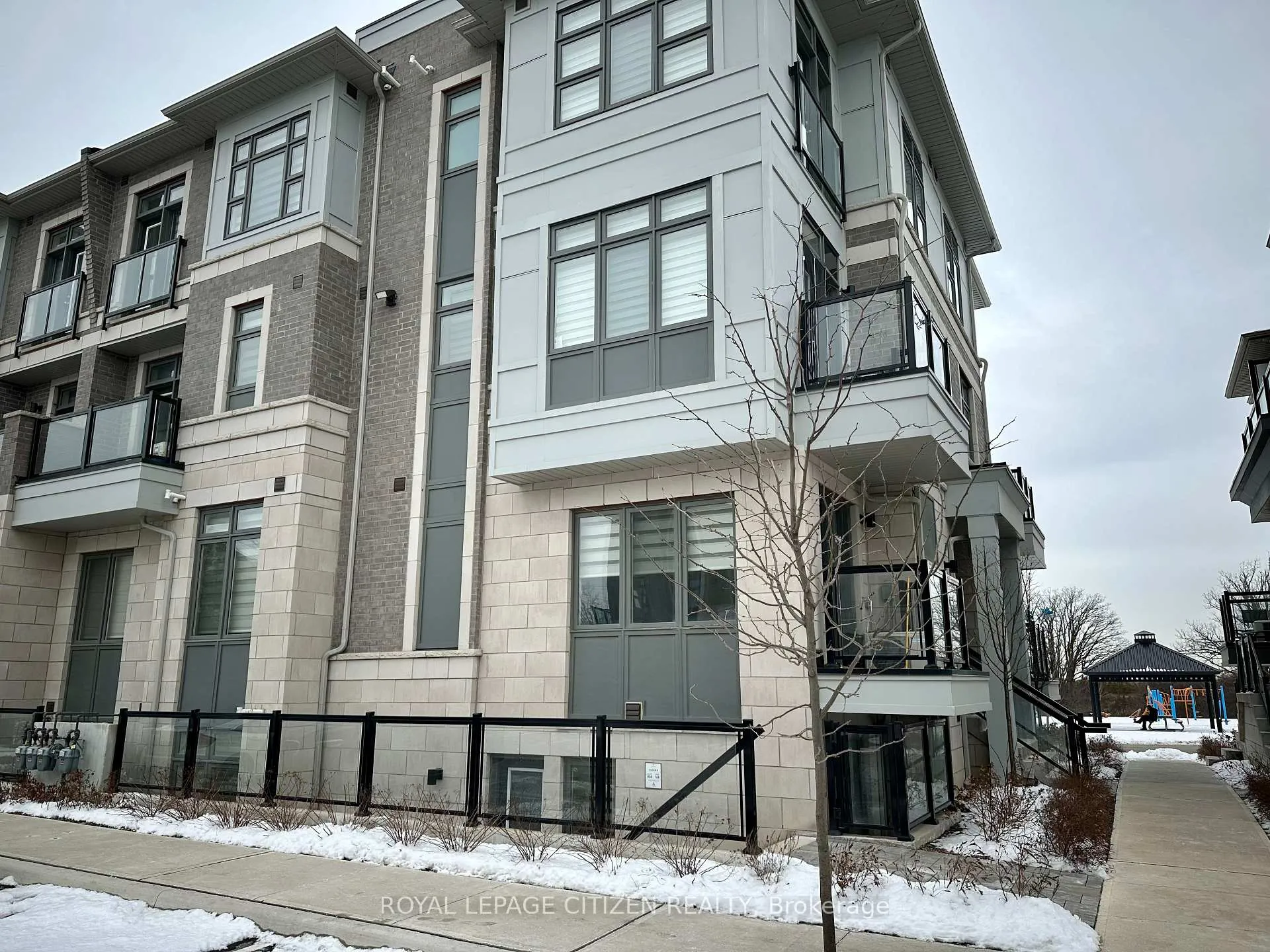 Photo 2 of 70 Halliford Place, Brampton, Brampton East — HOMEH