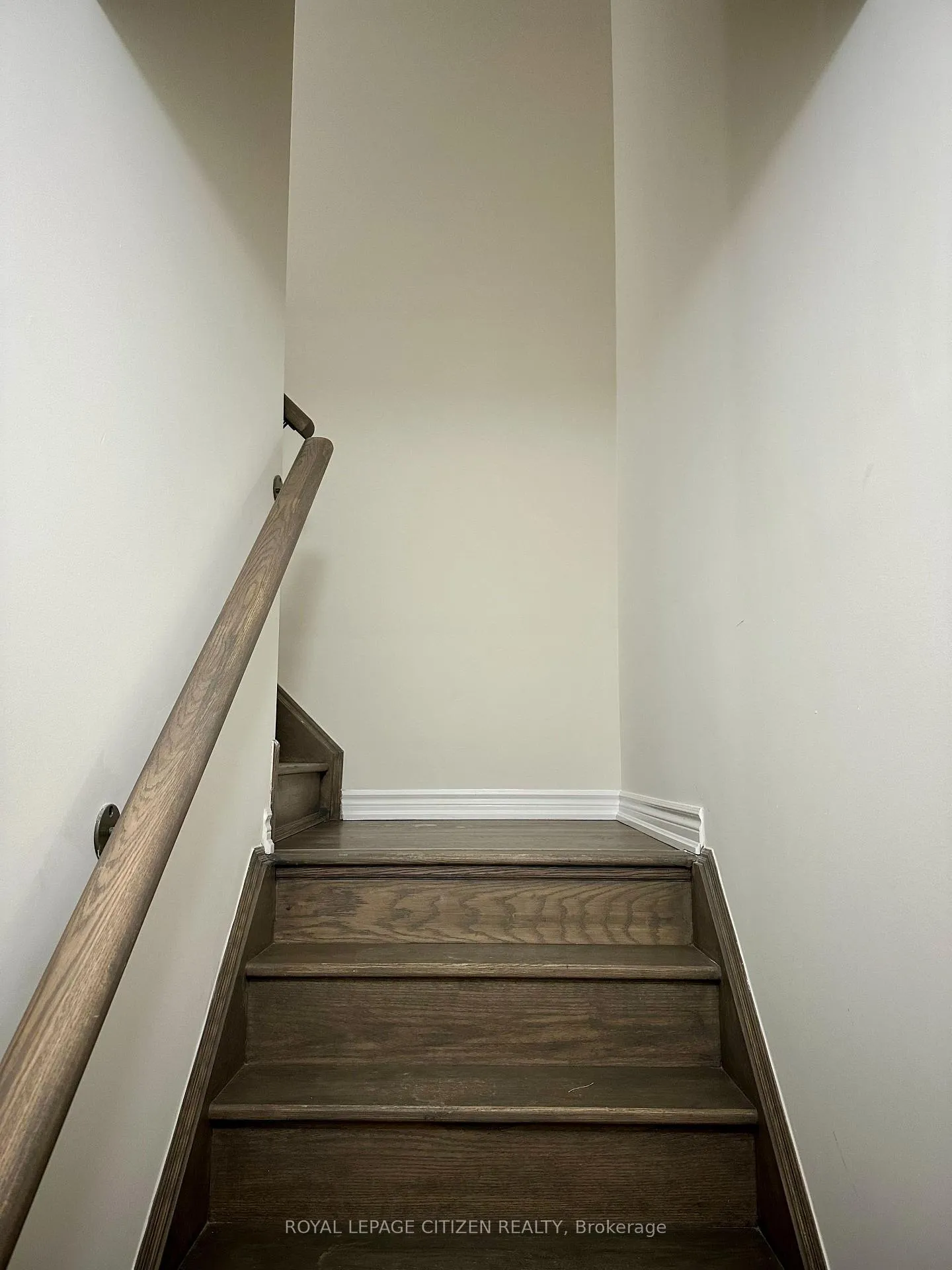 Photo 6 of 70 Halliford Place, Brampton, Brampton East — HOMEH