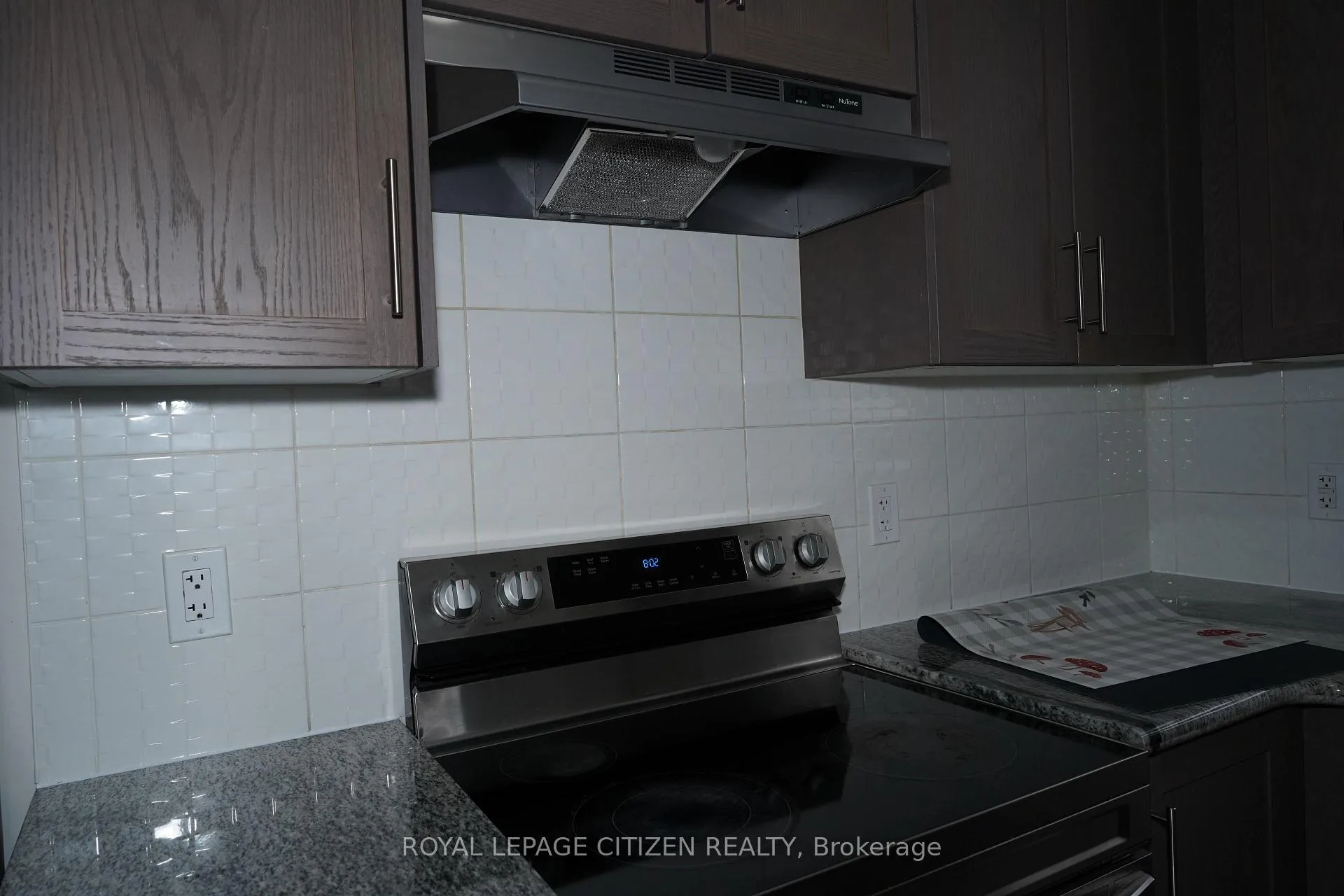 Photo 13 of 70 Halliford Place, Brampton, Brampton East — HOMEH