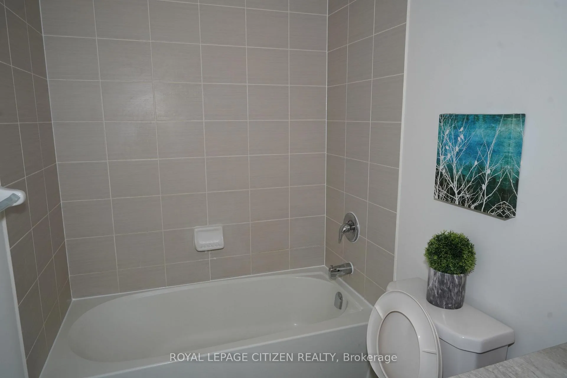 Photo 37 of 70 Halliford Place, Brampton, Brampton East — HOMEH