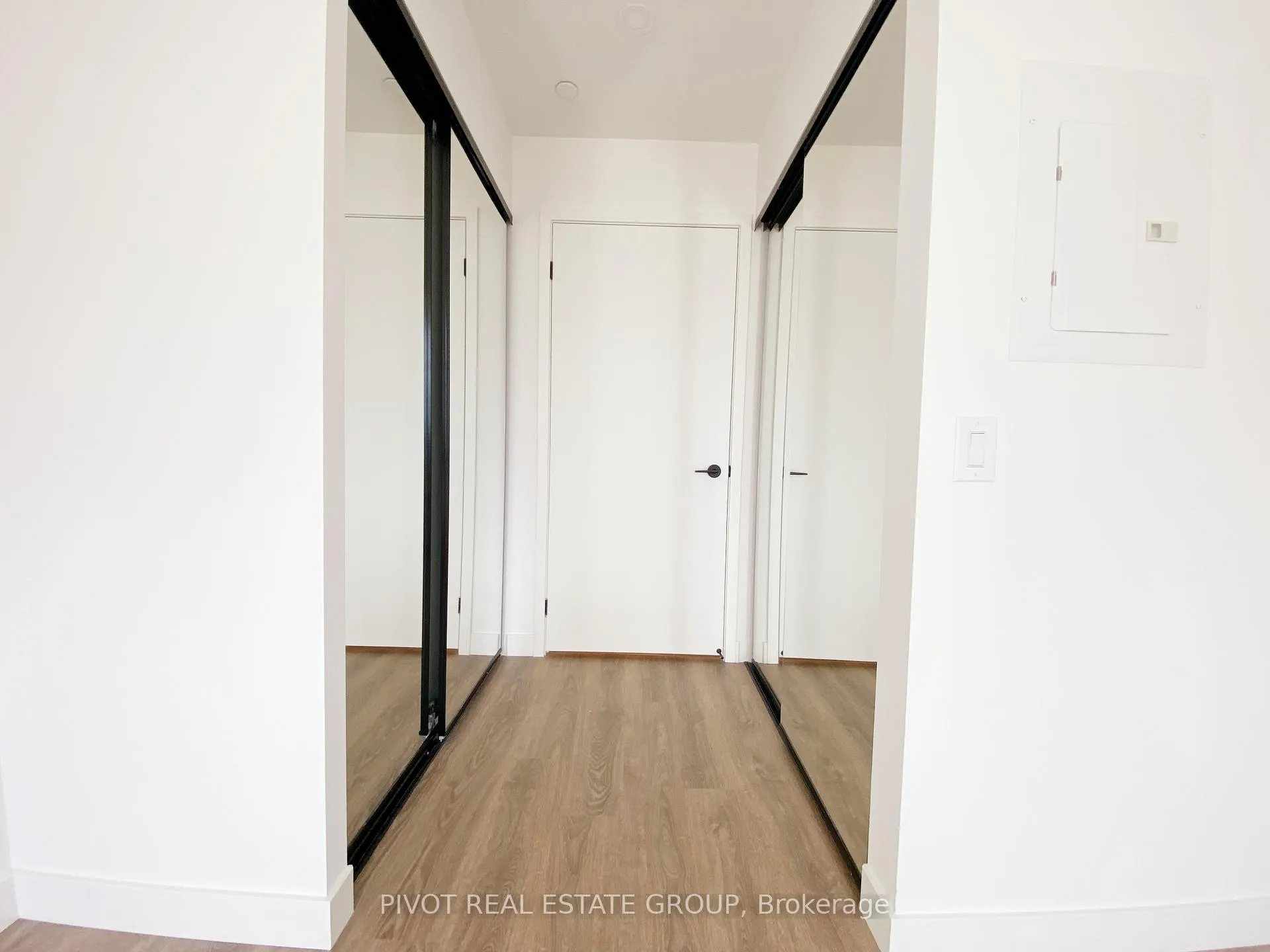 Photo 8 of Unit 911, 1050 Eastern Avenue, Toronto, The Beaches — HOMEH