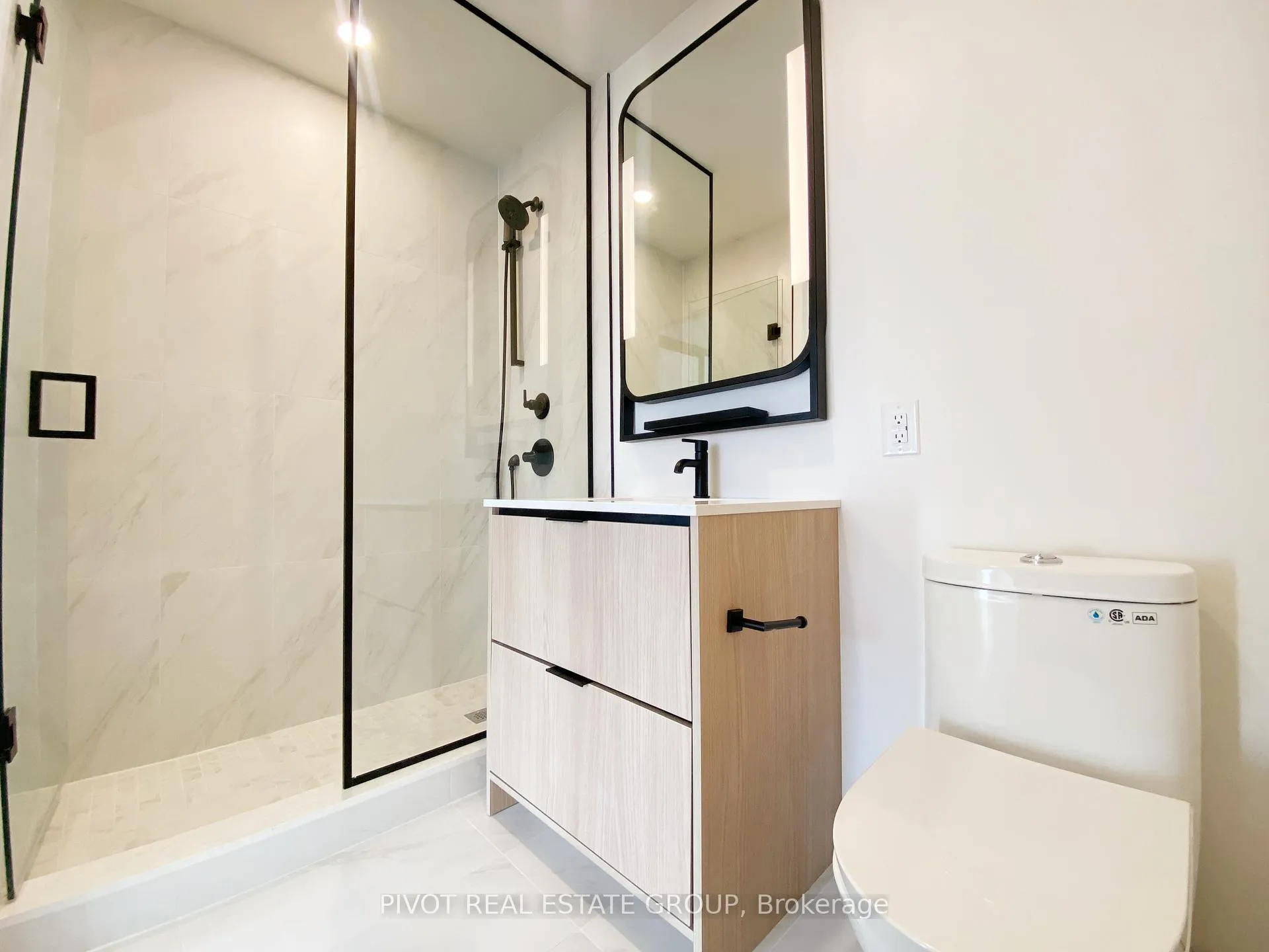 Photo 10 of Unit 911, 1050 Eastern Avenue, Toronto, The Beaches — HOMEH