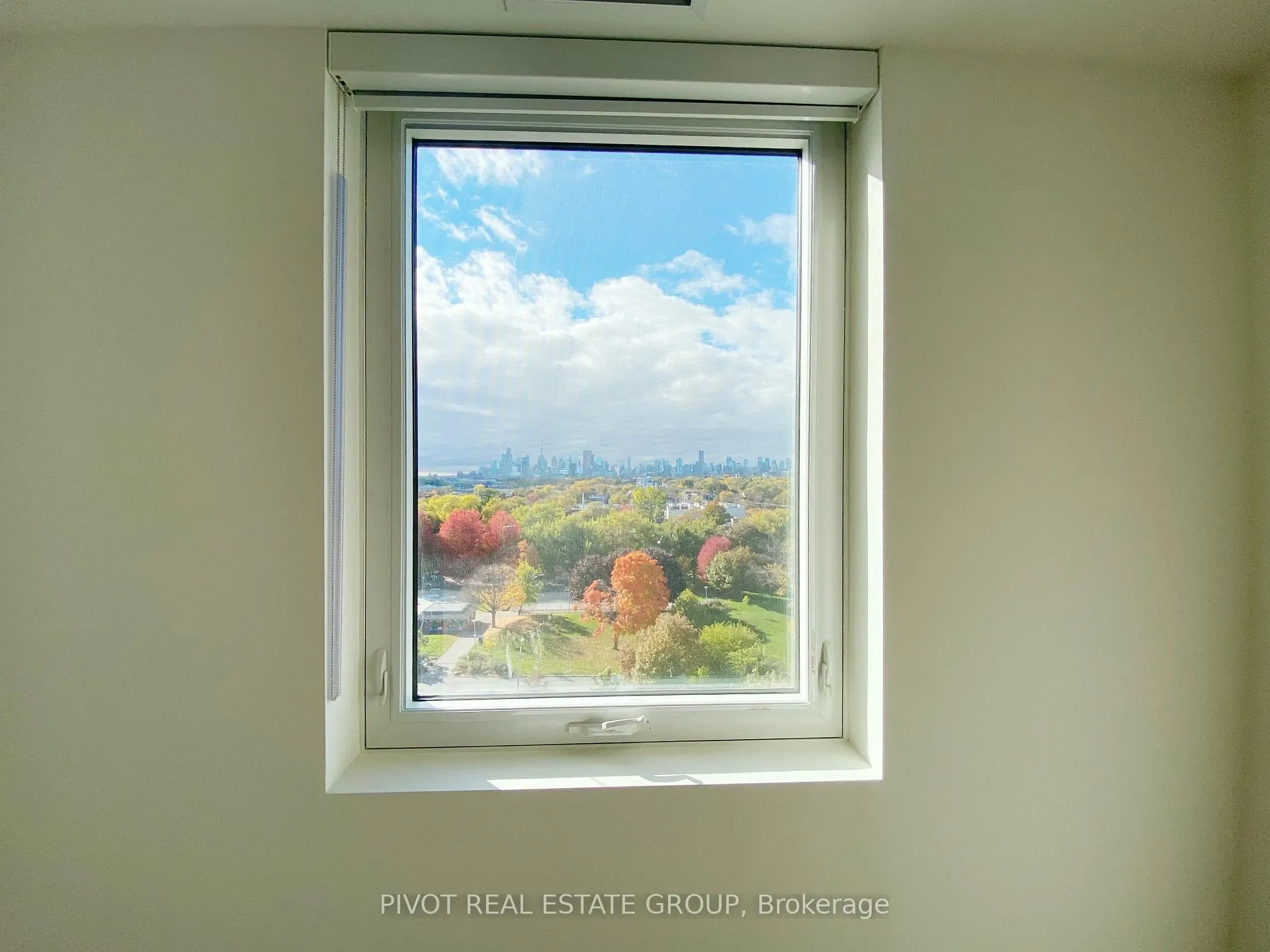 Photo 13 of Unit 911, 1050 Eastern Avenue, Toronto, The Beaches — HOMEH