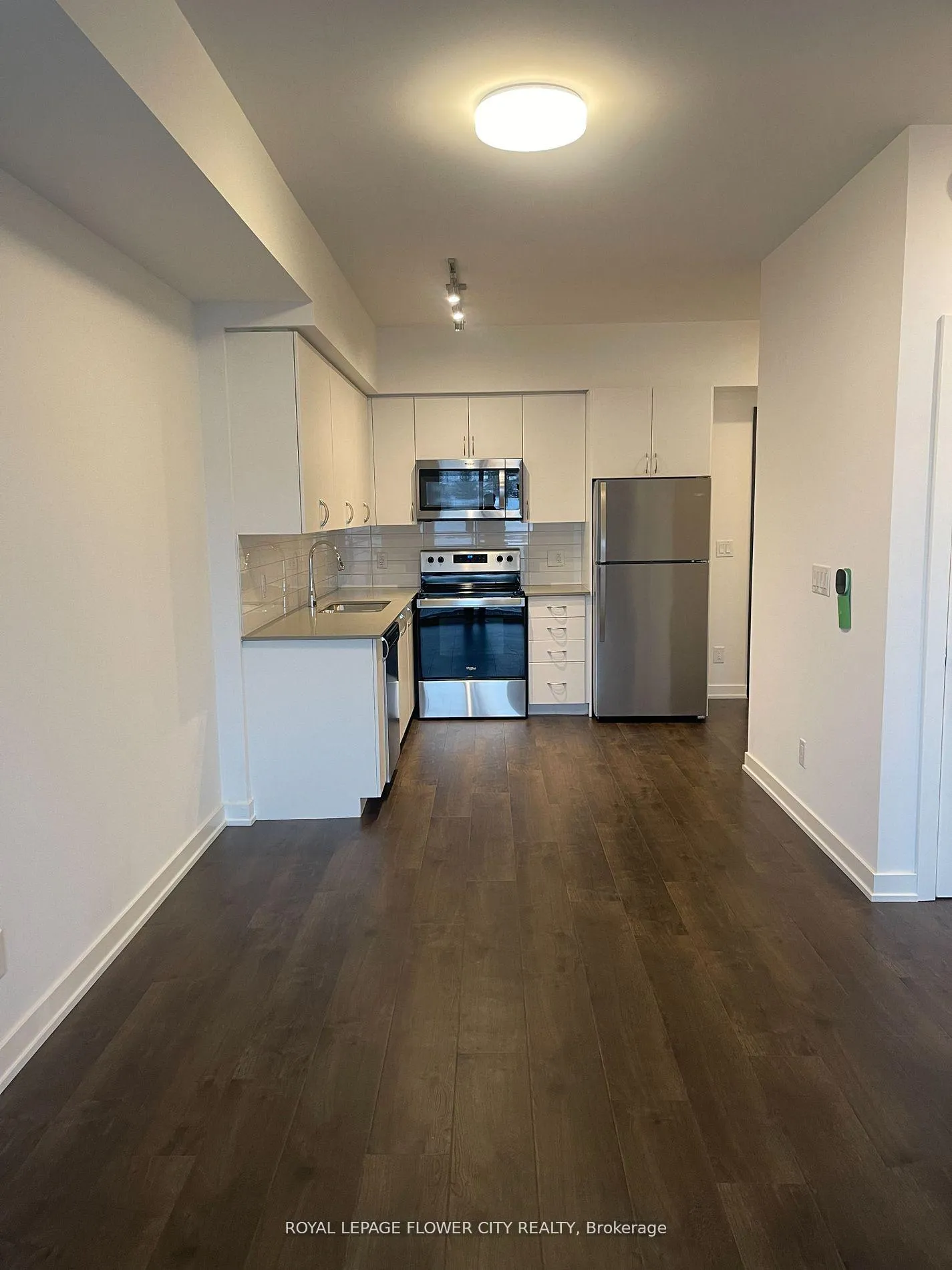 Photo 2 of Unit 211, 56 Lakeside Terrace, Barrie, Little Lake — HOMEH