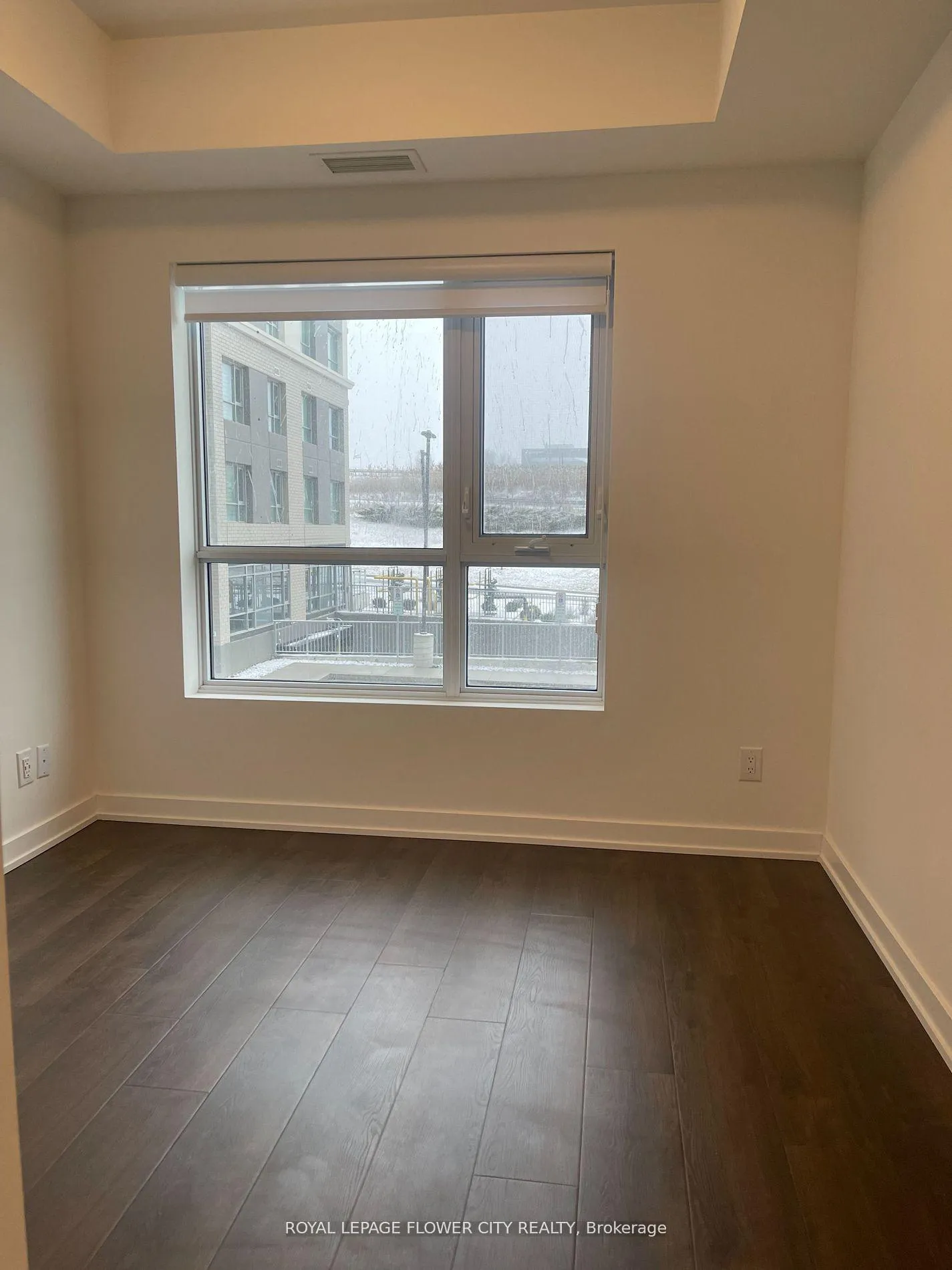 Photo 5 of Unit 211, 56 Lakeside Terrace, Barrie, Little Lake — HOMEH