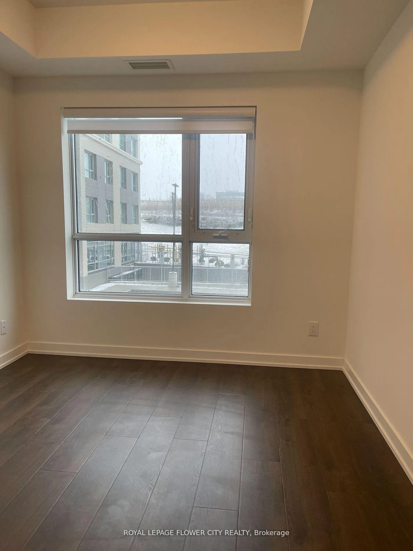 Photo 6 of Unit 211, 56 Lakeside Terrace, Barrie, Little Lake — HOMEH