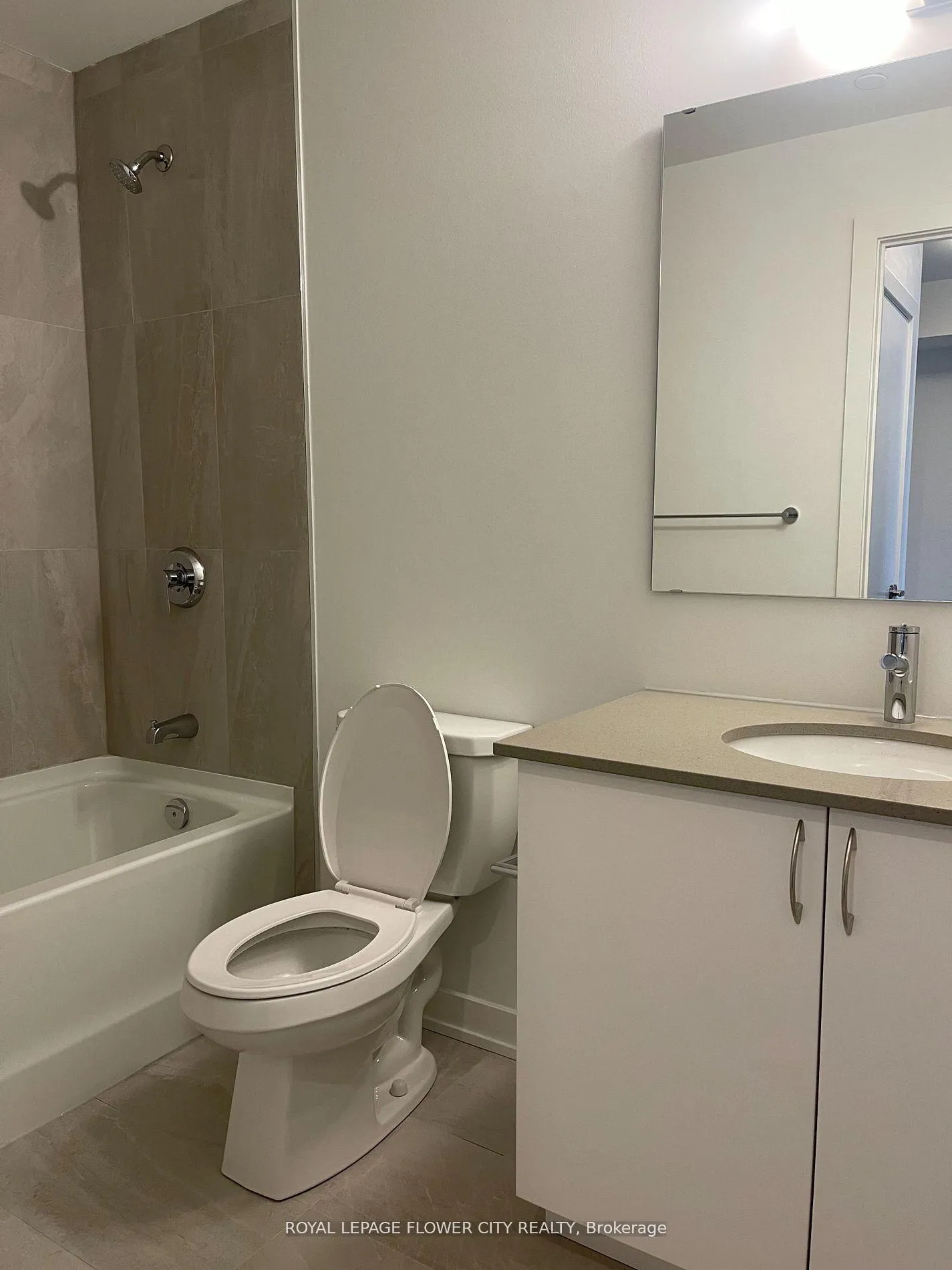 Photo 9 of Unit 211, 56 Lakeside Terrace, Barrie, Little Lake — HOMEH
