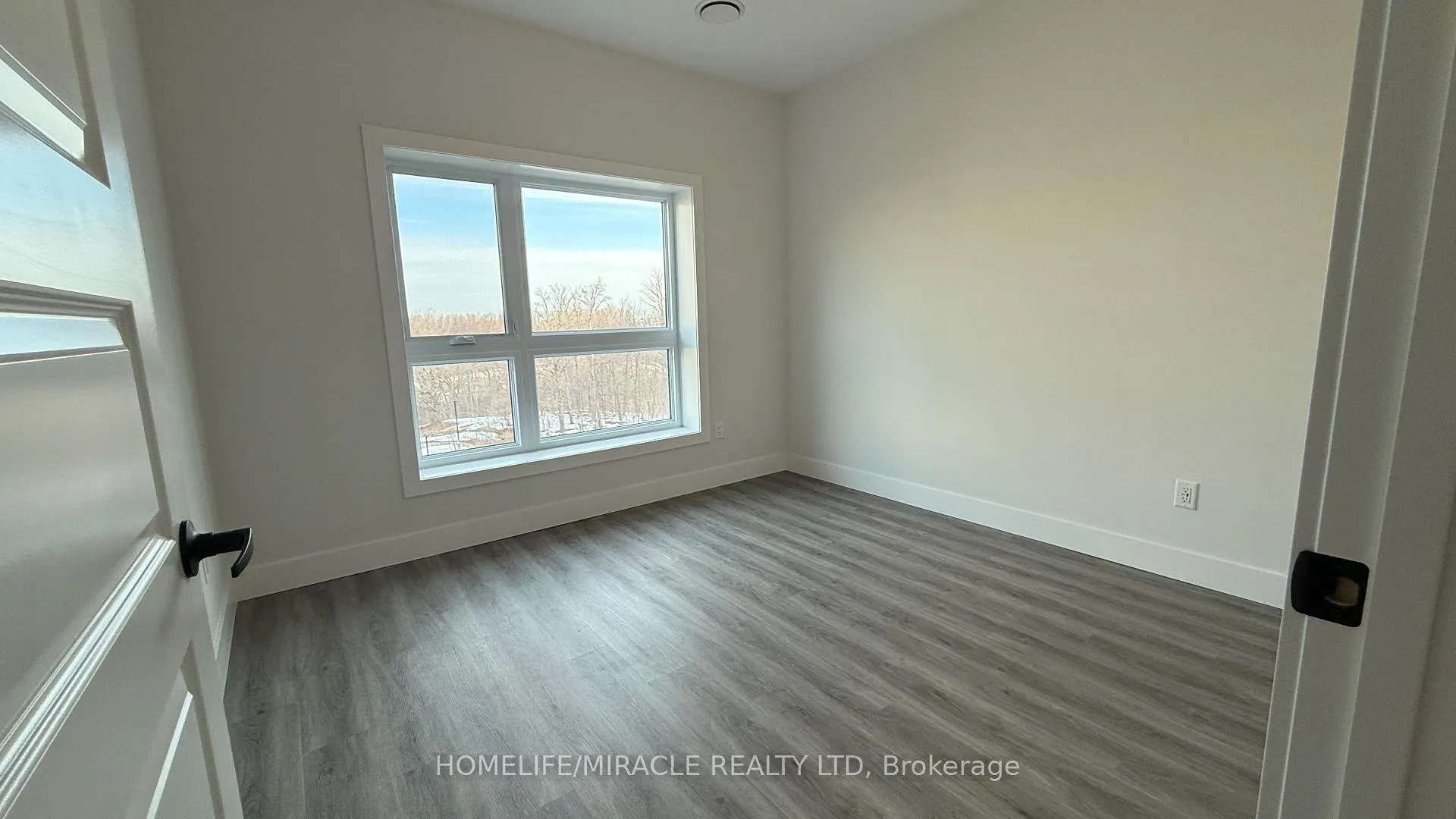 Photo 9 of Unit 410, 1000 Lackner Place, Waterloo — HOMEH