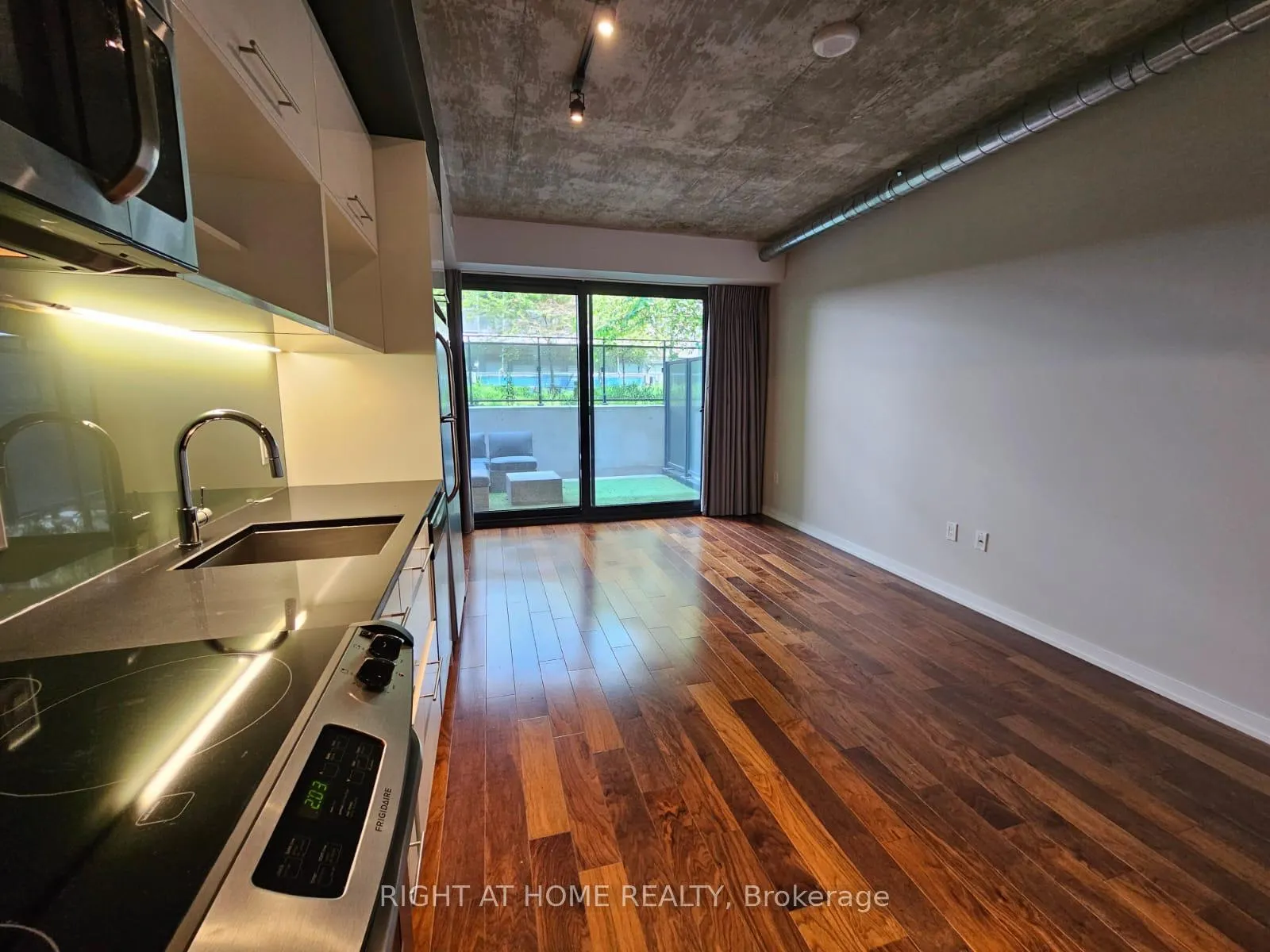 Photo 4 of Unit 326, 47 Lower River Street, Toronto, Moss Park — HOMEH
