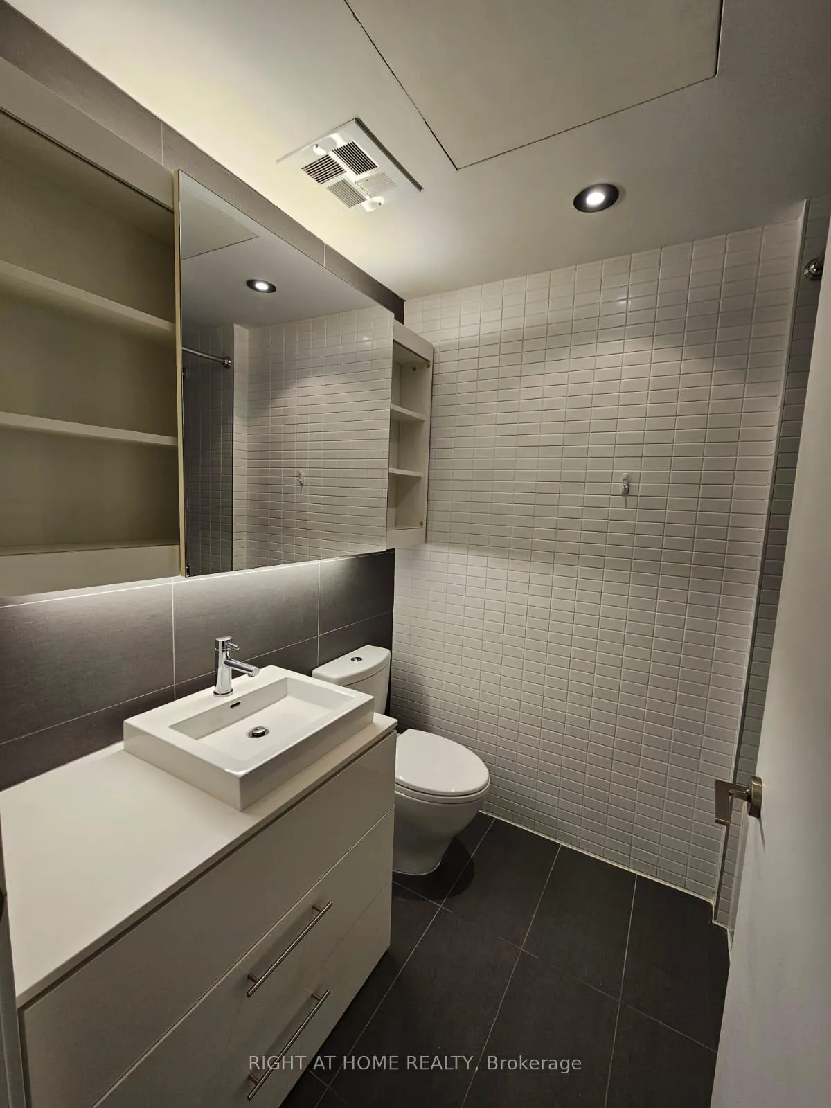 Photo 10 of Unit 326, 47 Lower River Street, Toronto, Moss Park — HOMEH
