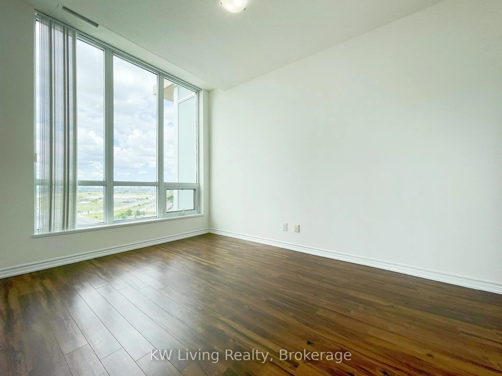 Photo 5 of Unit PH07, 8323 Kennedy Road, Markham, Village Green-South Unionville — HOMEH