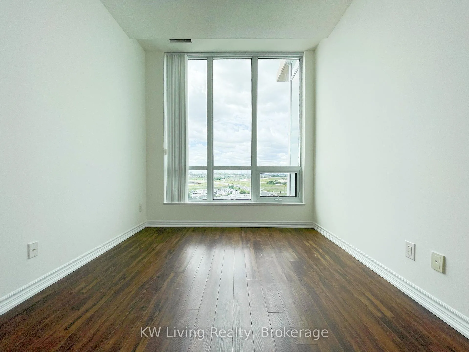 Photo 9 of Unit PH07, 8323 Kennedy Road, Markham, Village Green-South Unionville — HOMEH