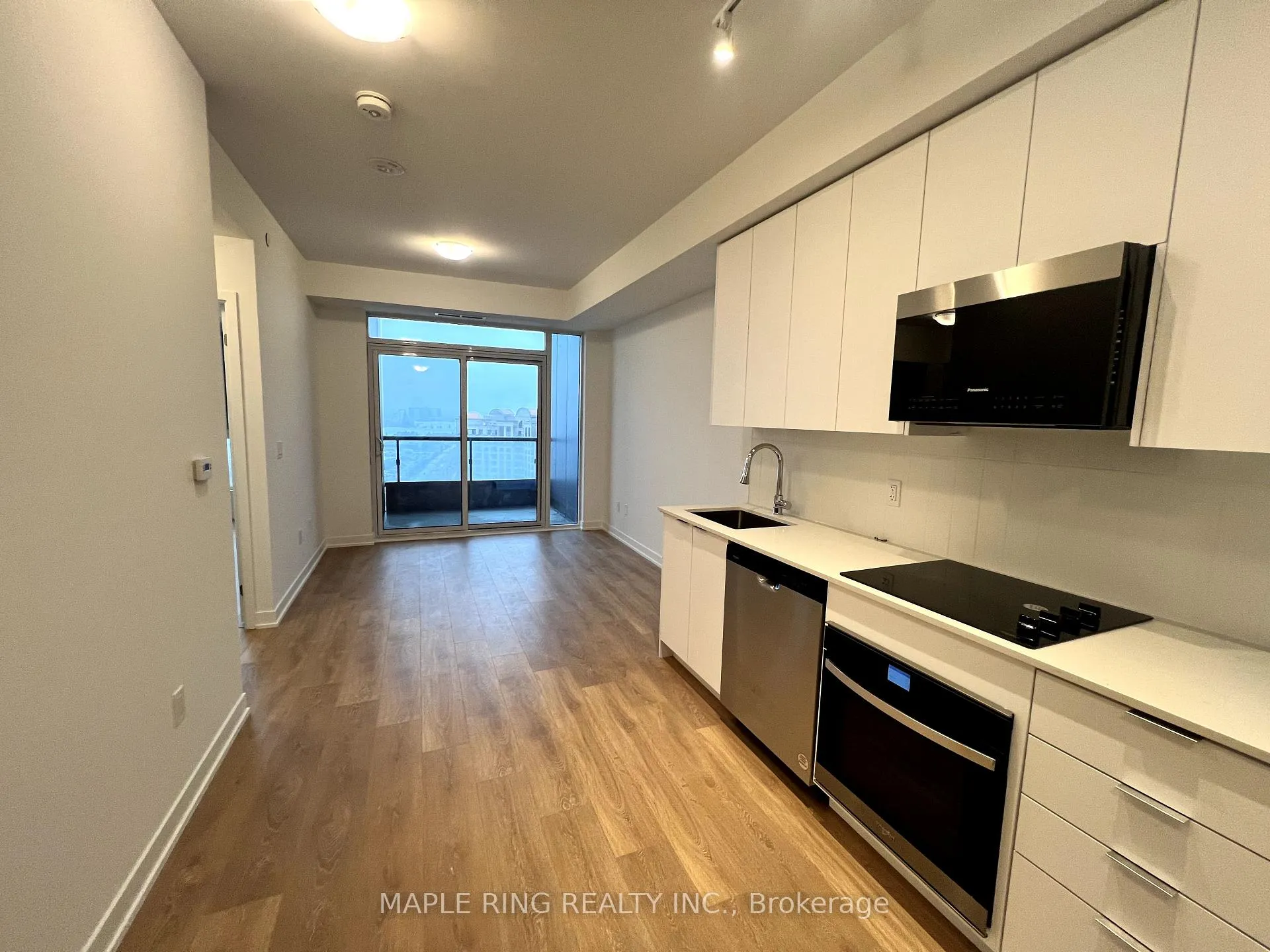 Front of Unit 1826, 498 Caldari Road