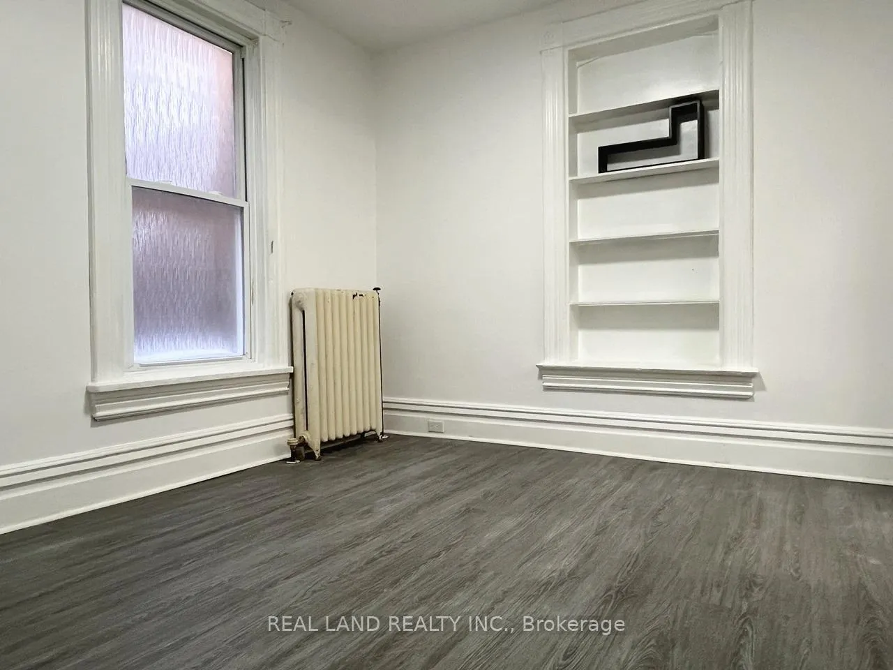 Photo 13 of Unit Unit 5, 31 King Street E, Oshawa, Central — HOMEH