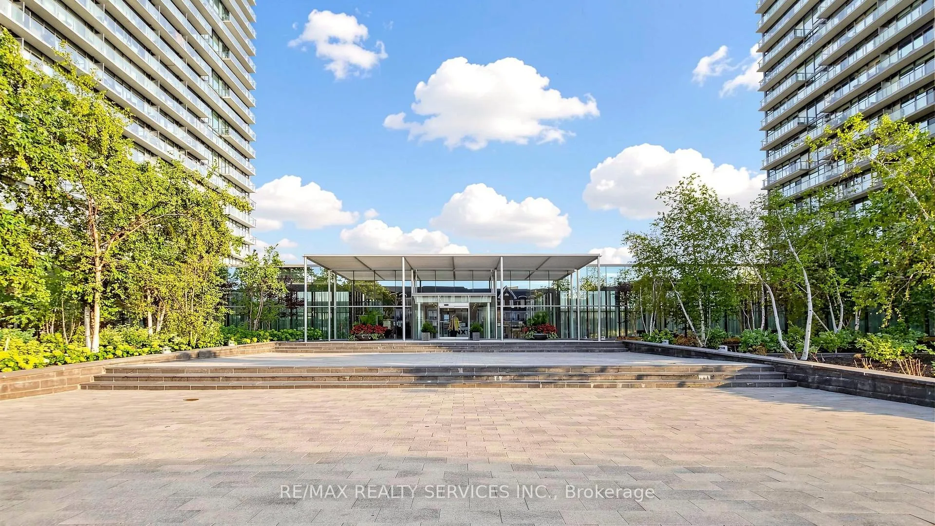 Photo 4 of Unit 511, 105 The Queensway Avenue, Toronto, High Park-Swansea — HOMEH