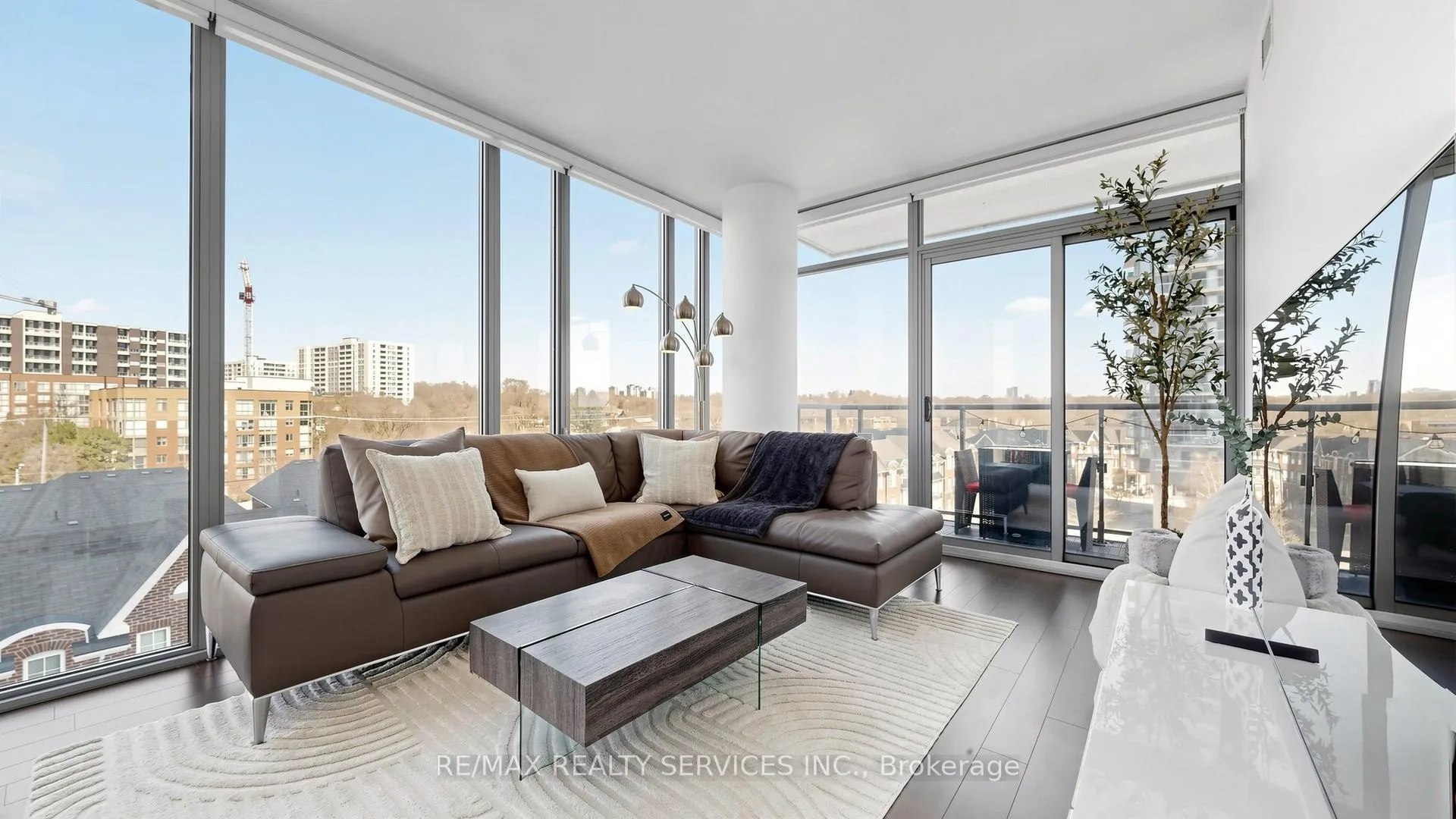 Photo 6 of Unit 511, 105 The Queensway Avenue, Toronto, High Park-Swansea — HOMEH