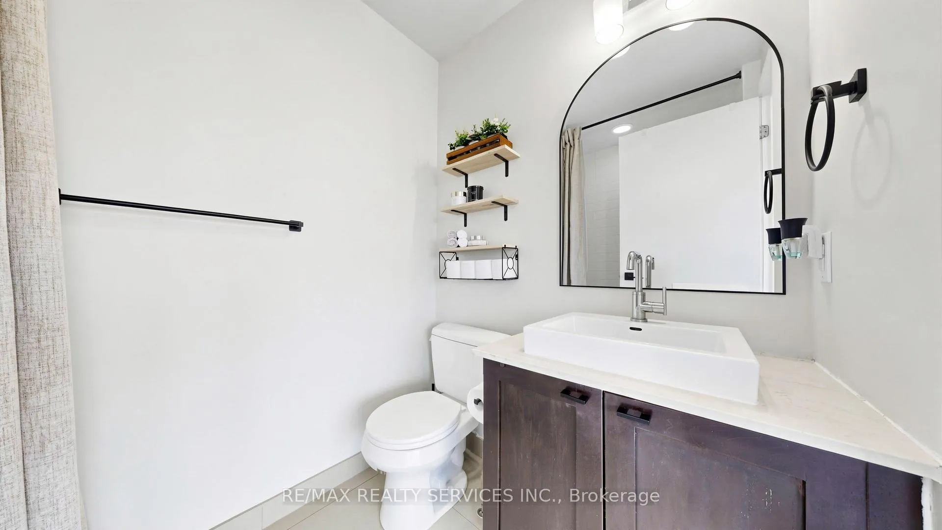 Photo 24 of Unit 511, 105 The Queensway Avenue, Toronto, High Park-Swansea — HOMEH