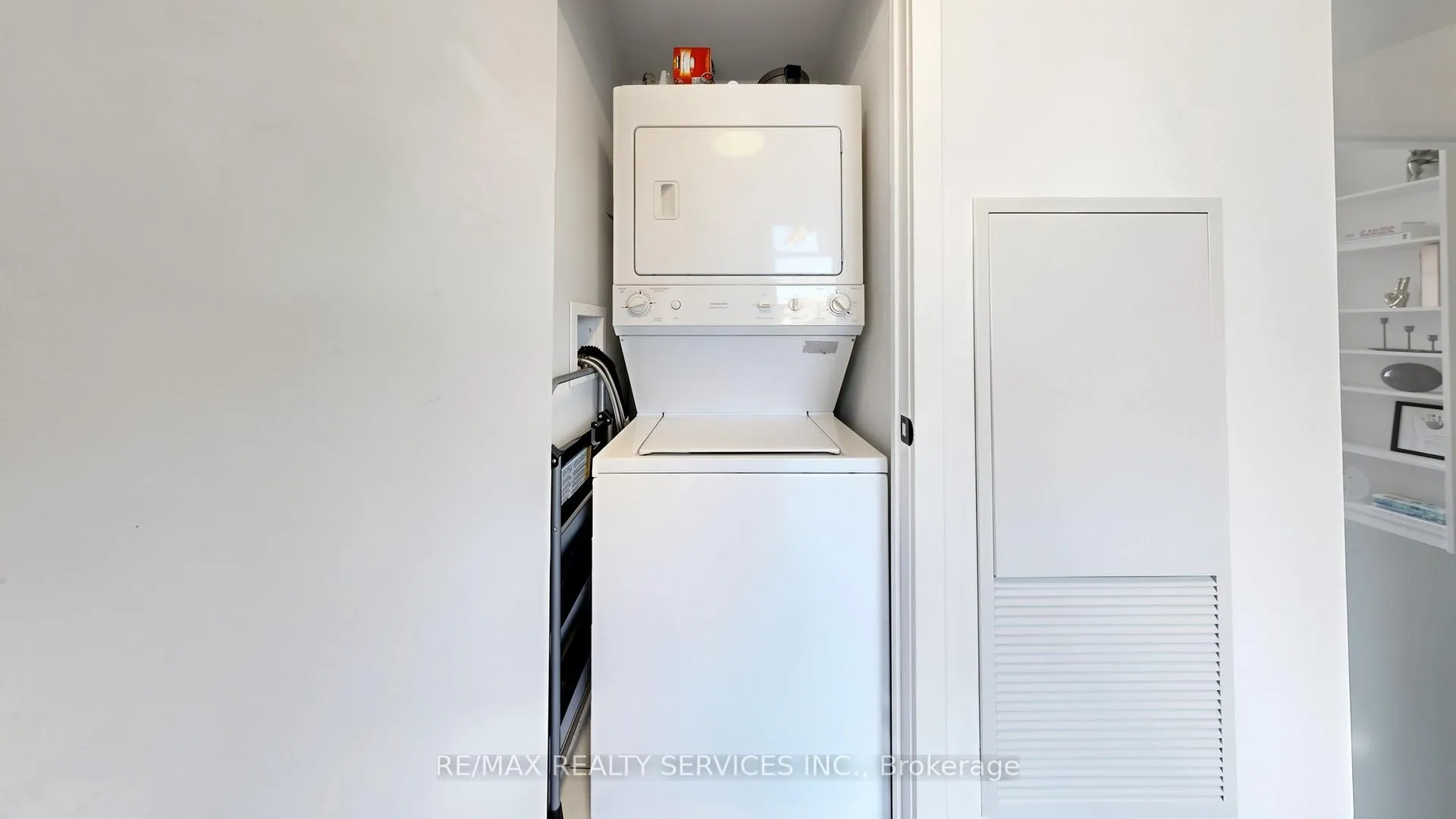Photo 26 of Unit 511, 105 The Queensway Avenue, Toronto, High Park-Swansea — HOMEH