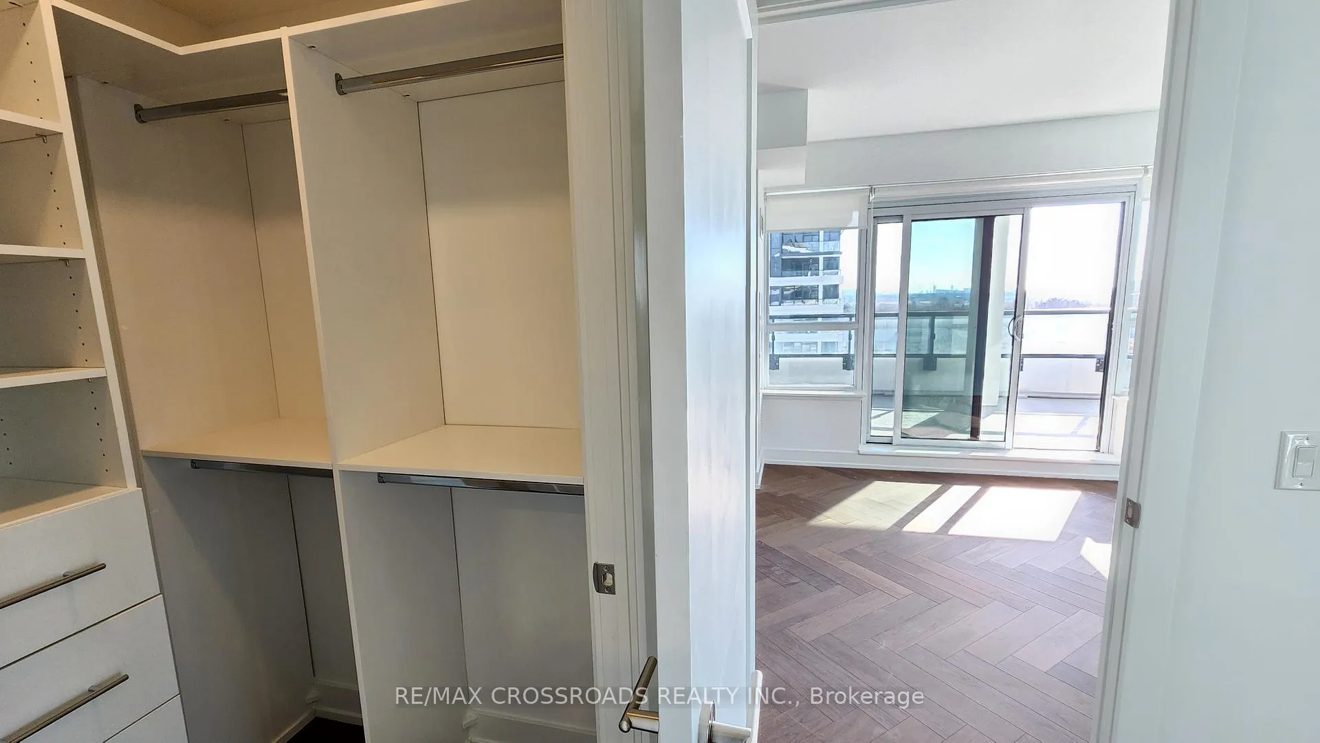 Photo 10 of Unit 908, 9 Clegg Road, Markham, Unionville — HOMEH