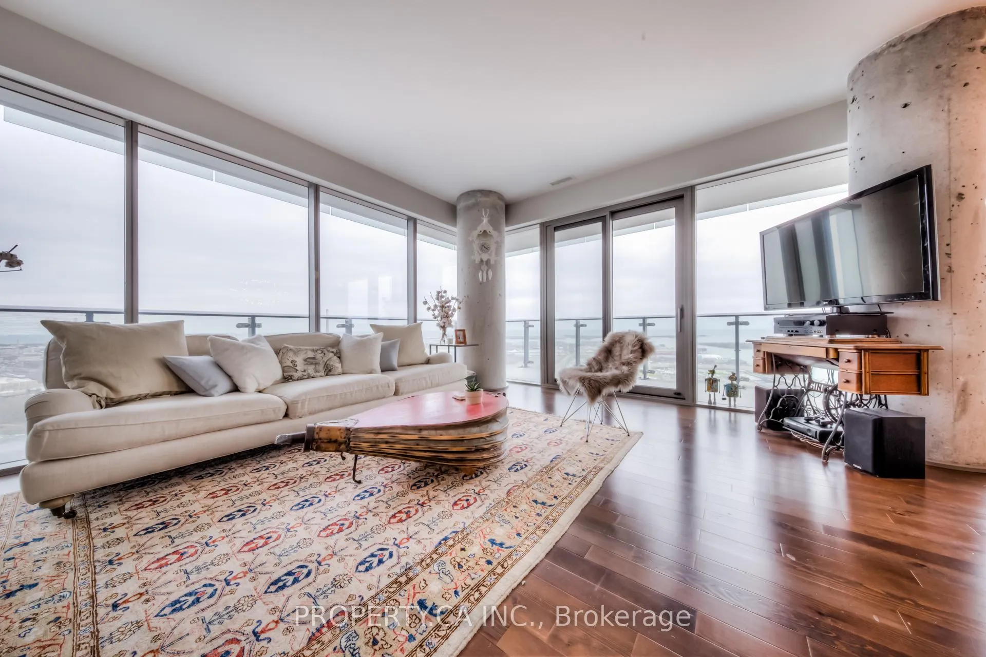 Photo 2 of Unit 3206, 70 Distillery Lane, Toronto, Waterfront Communities — HOMEH
