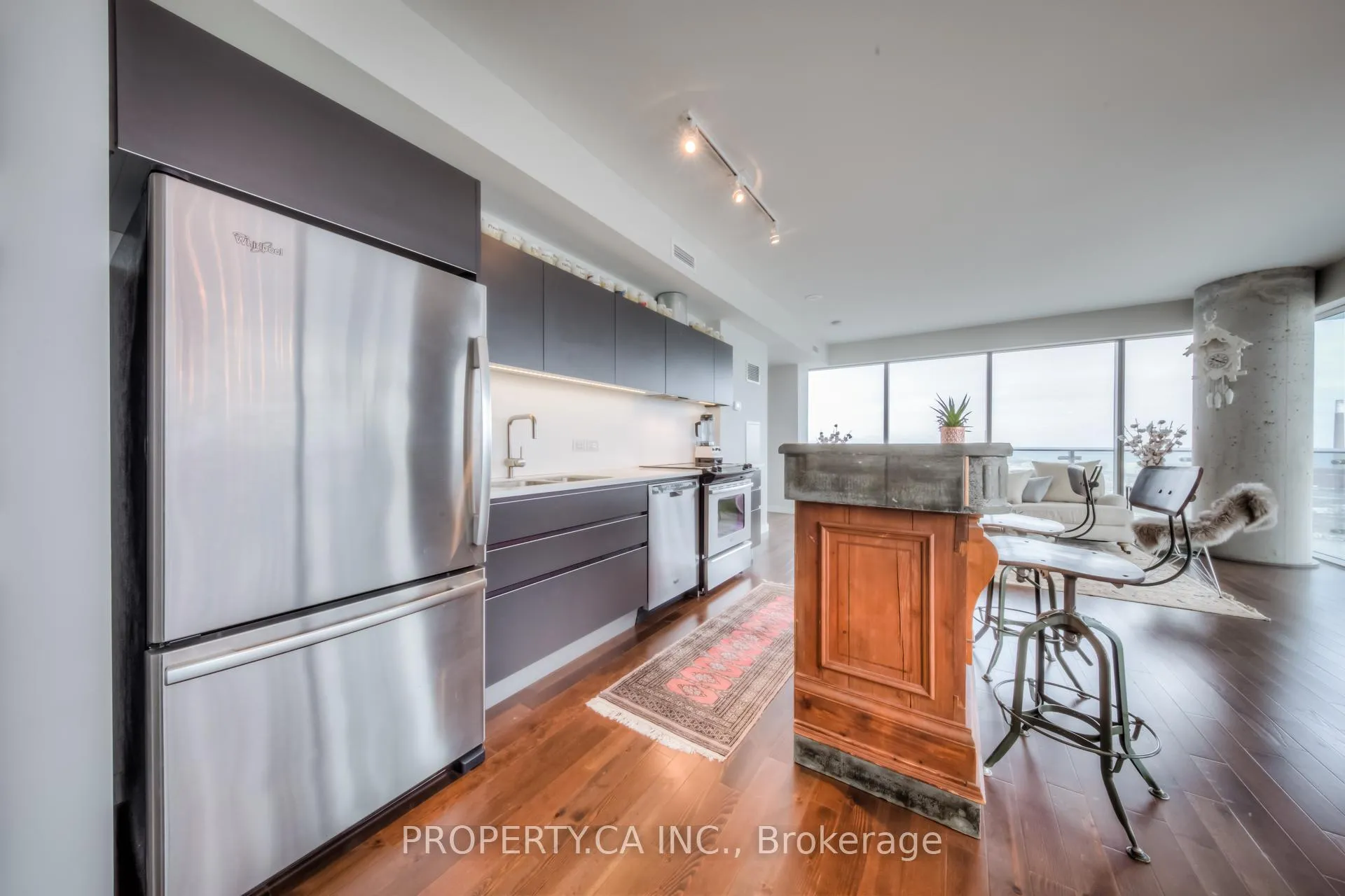 Photo 4 of Unit 3206, 70 Distillery Lane, Toronto, Waterfront Communities — HOMEH