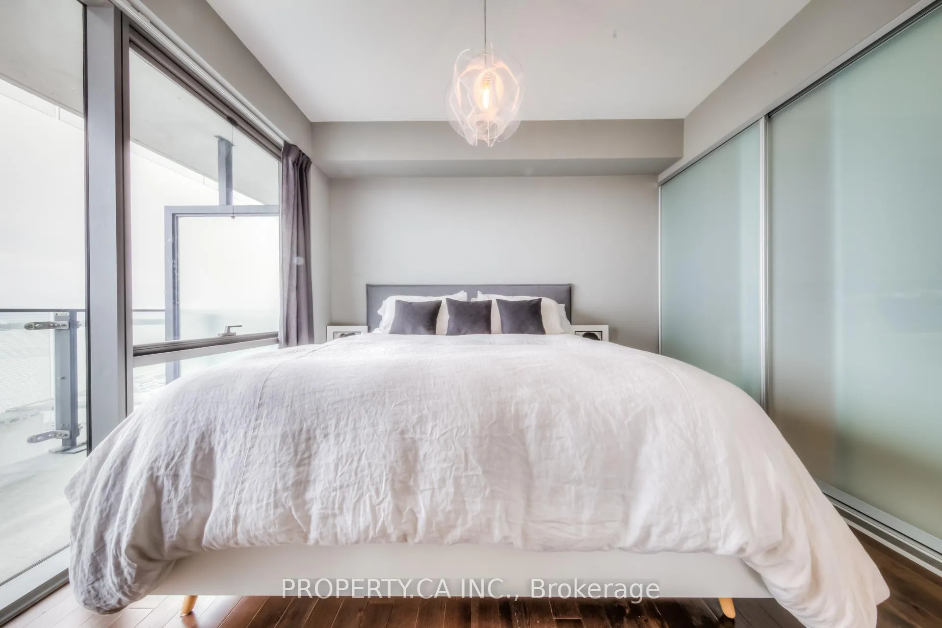 Photo 8 of Unit 3206, 70 Distillery Lane, Toronto, Waterfront Communities — HOMEH
