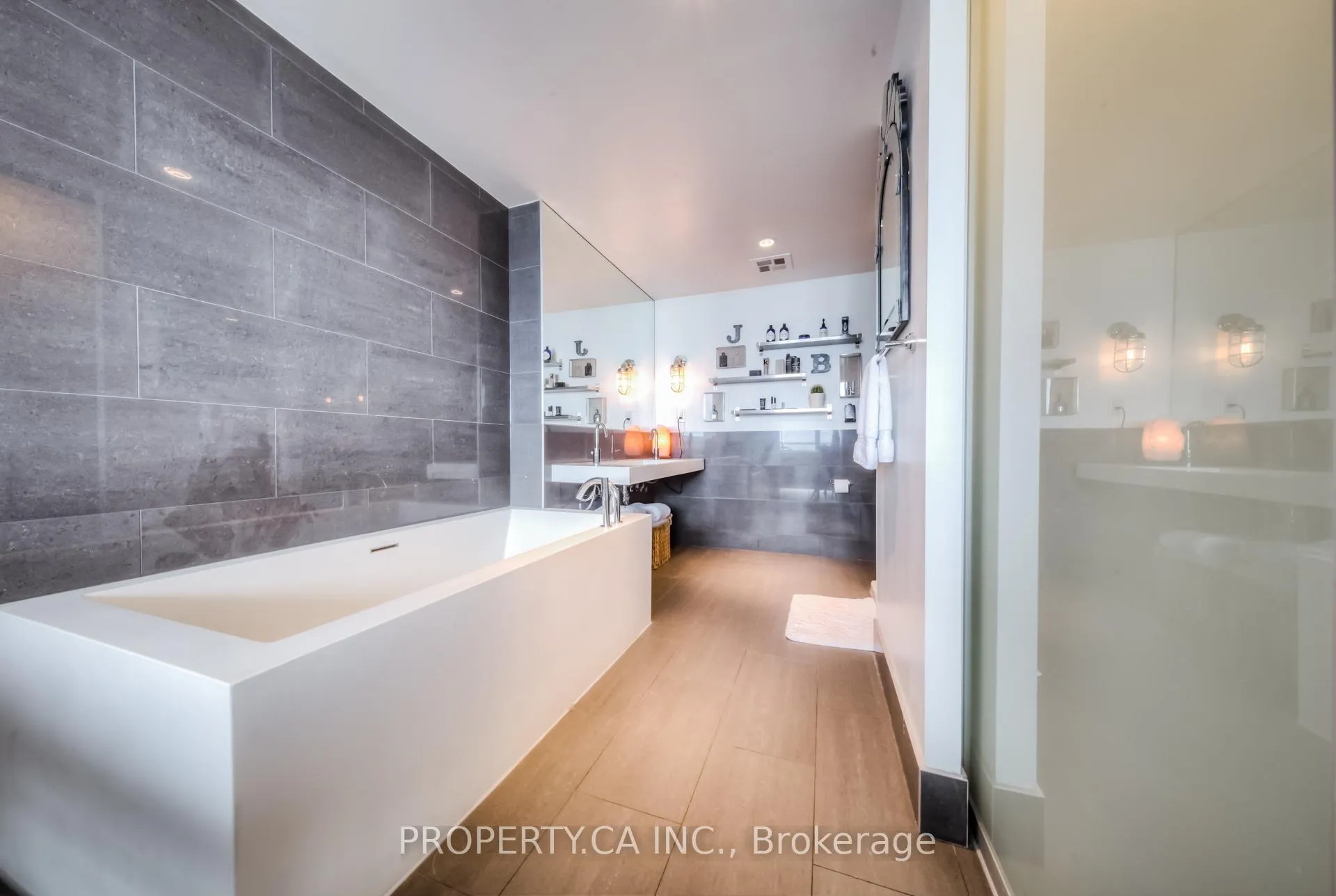 Photo 9 of Unit 3206, 70 Distillery Lane, Toronto, Waterfront Communities — HOMEH