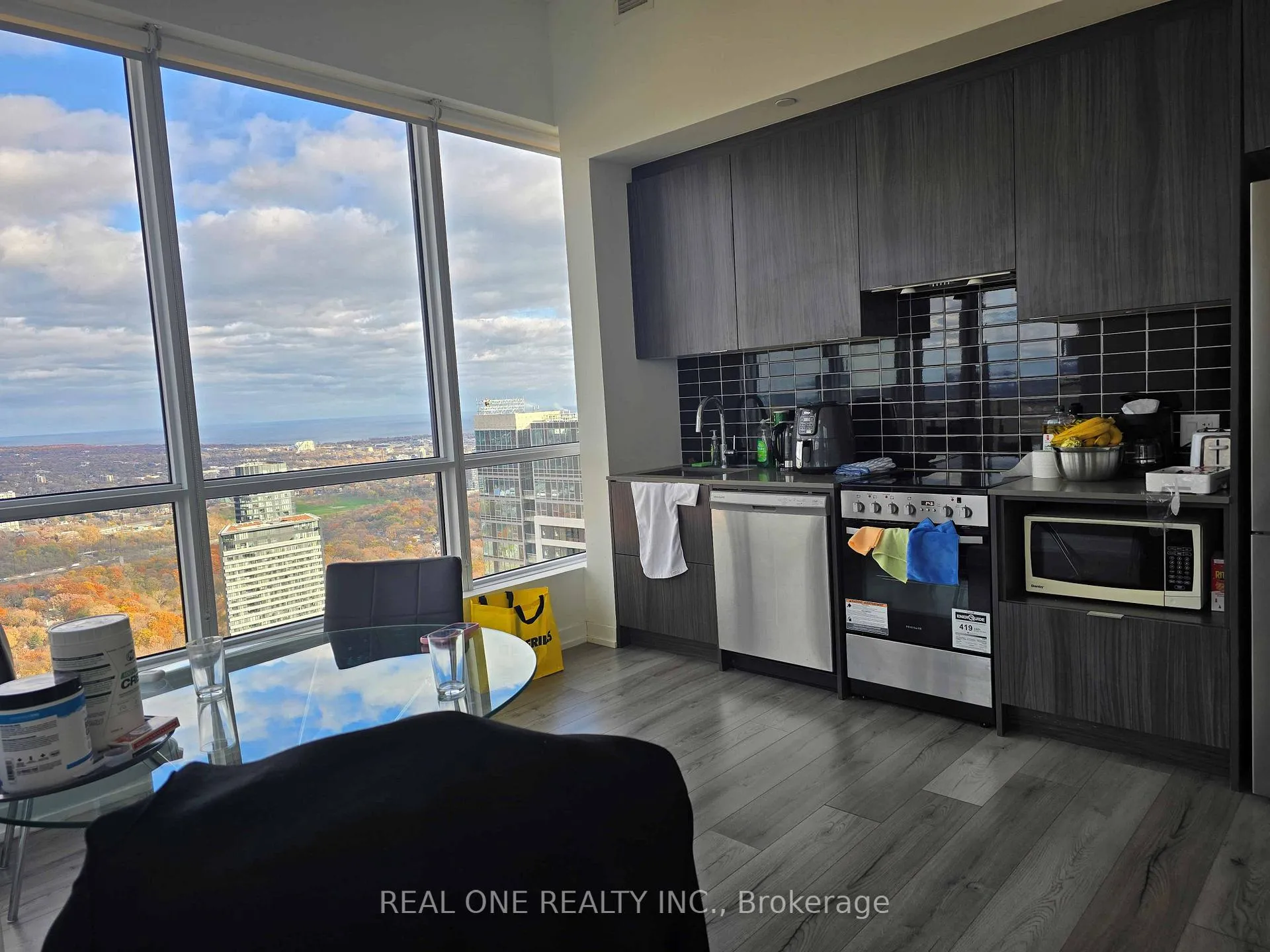 Photo 4 of Unit 5407, 395 Bloor Street E, Toronto, North St. James Town — HOMEH