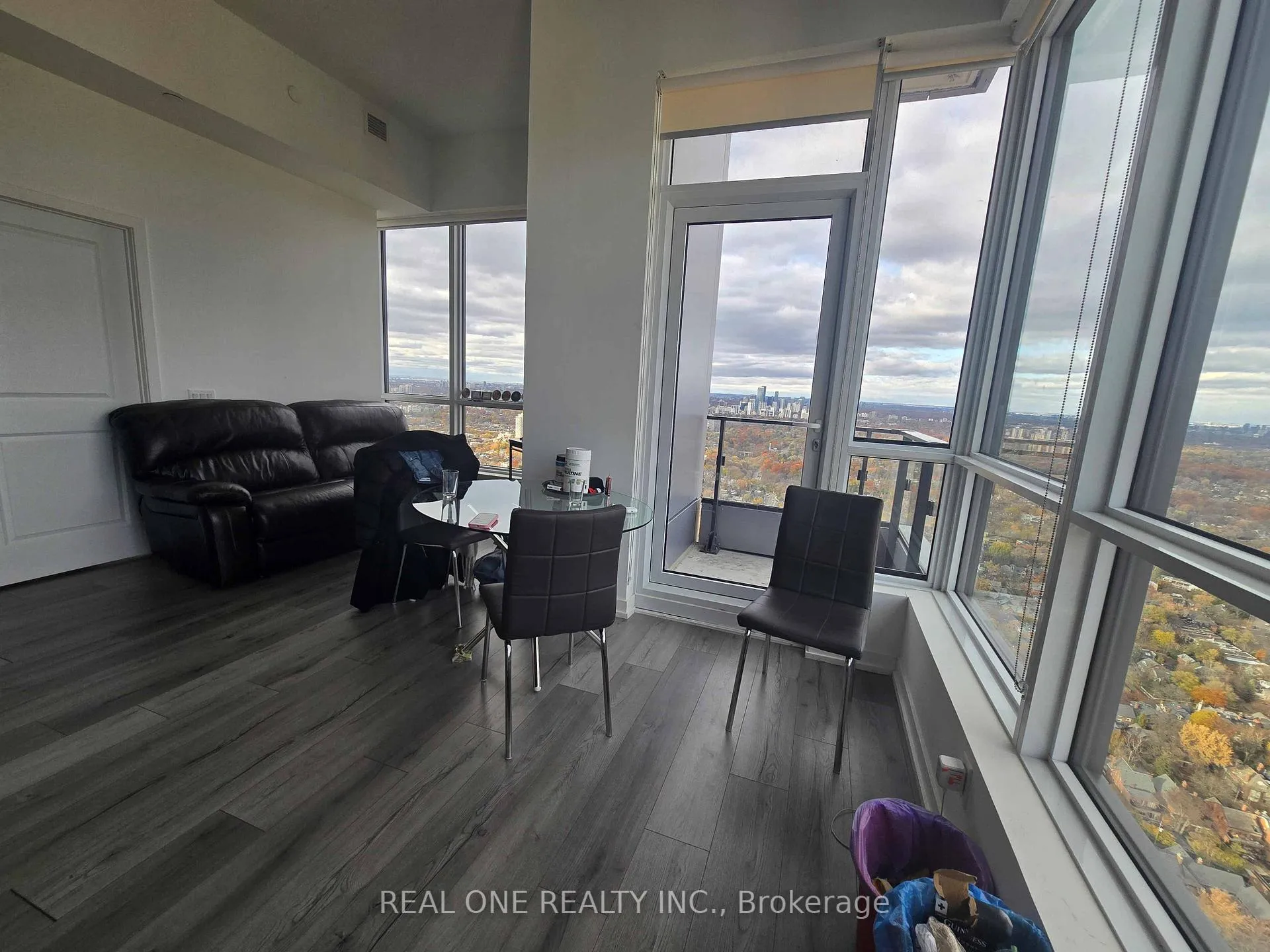 Photo 8 of Unit 5407, 395 Bloor Street E, Toronto, North St. James Town — HOMEH