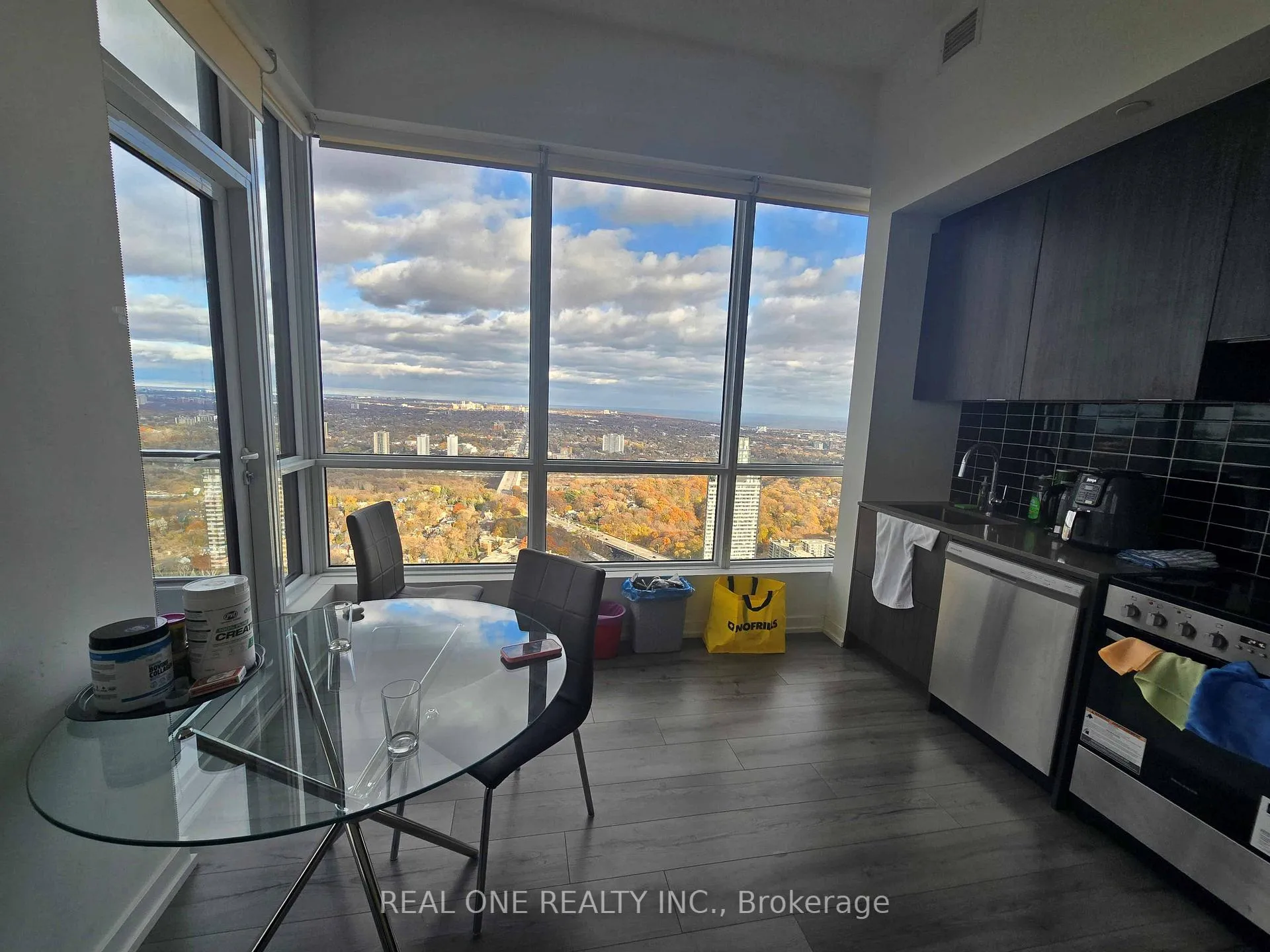 Photo 10 of Unit 5407, 395 Bloor Street E, Toronto, North St. James Town — HOMEH