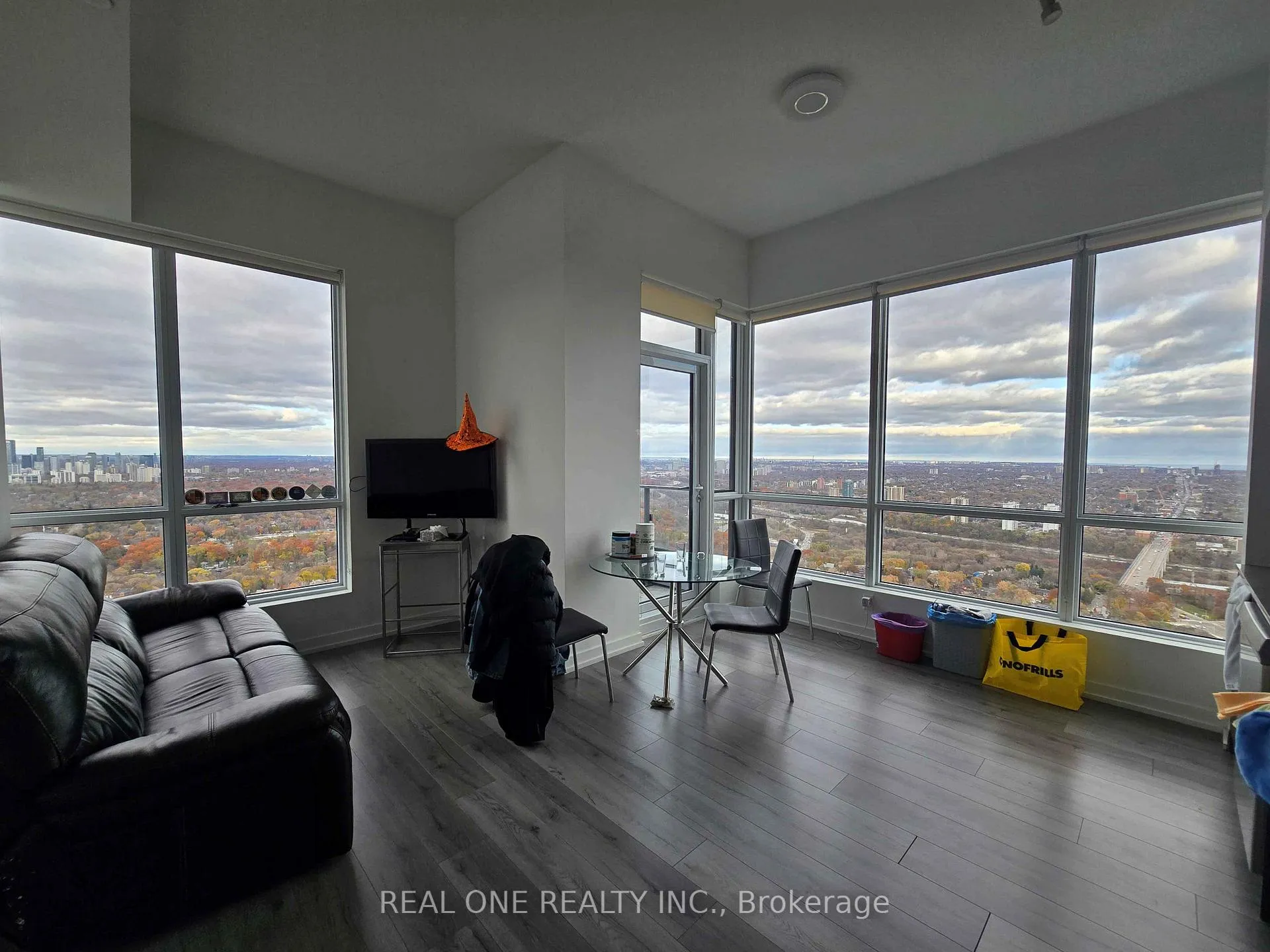 Photo 13 of Unit 5407, 395 Bloor Street E, Toronto, North St. James Town — HOMEH