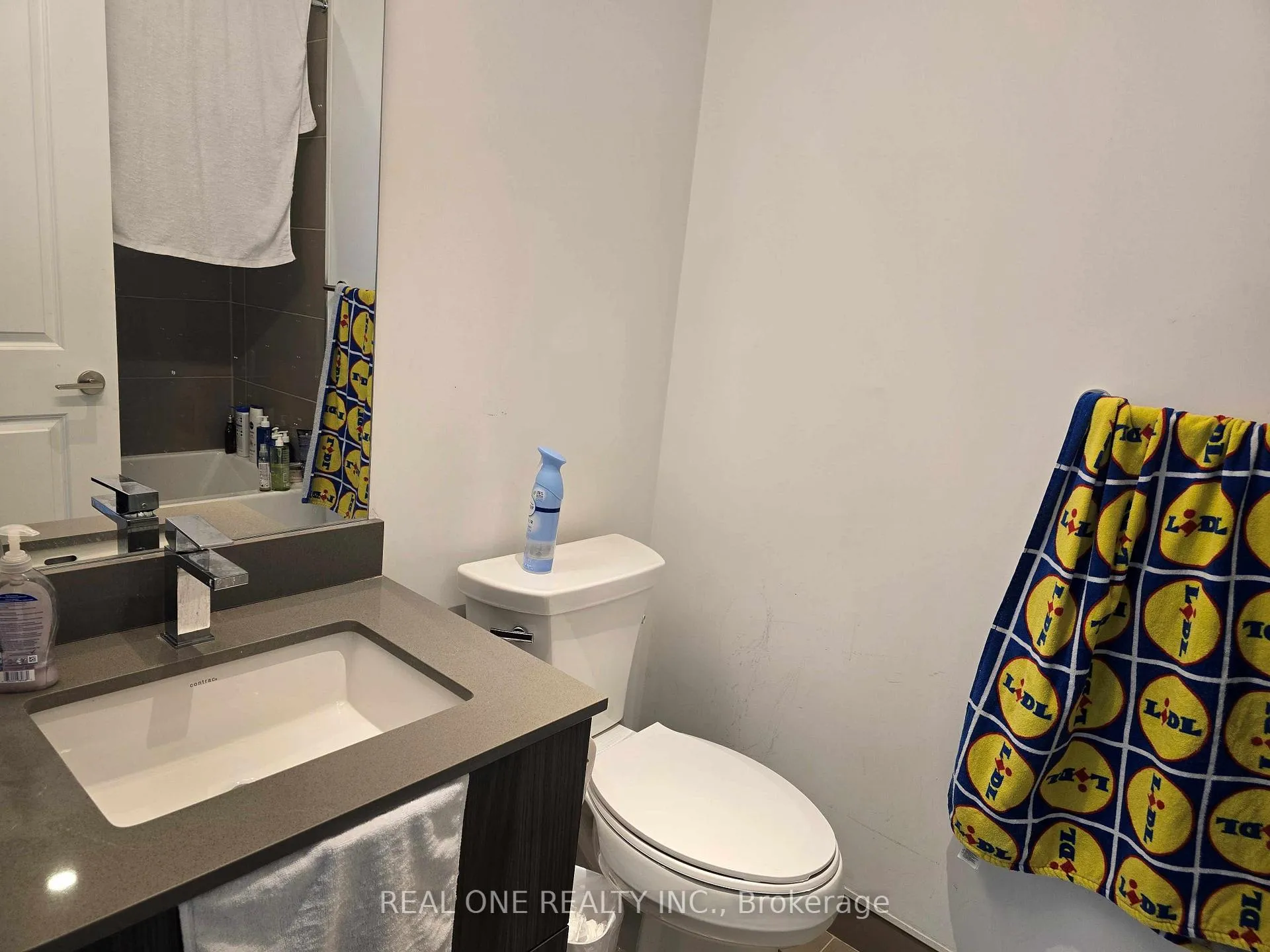 Photo 16 of Unit 5407, 395 Bloor Street E, Toronto, North St. James Town — HOMEH