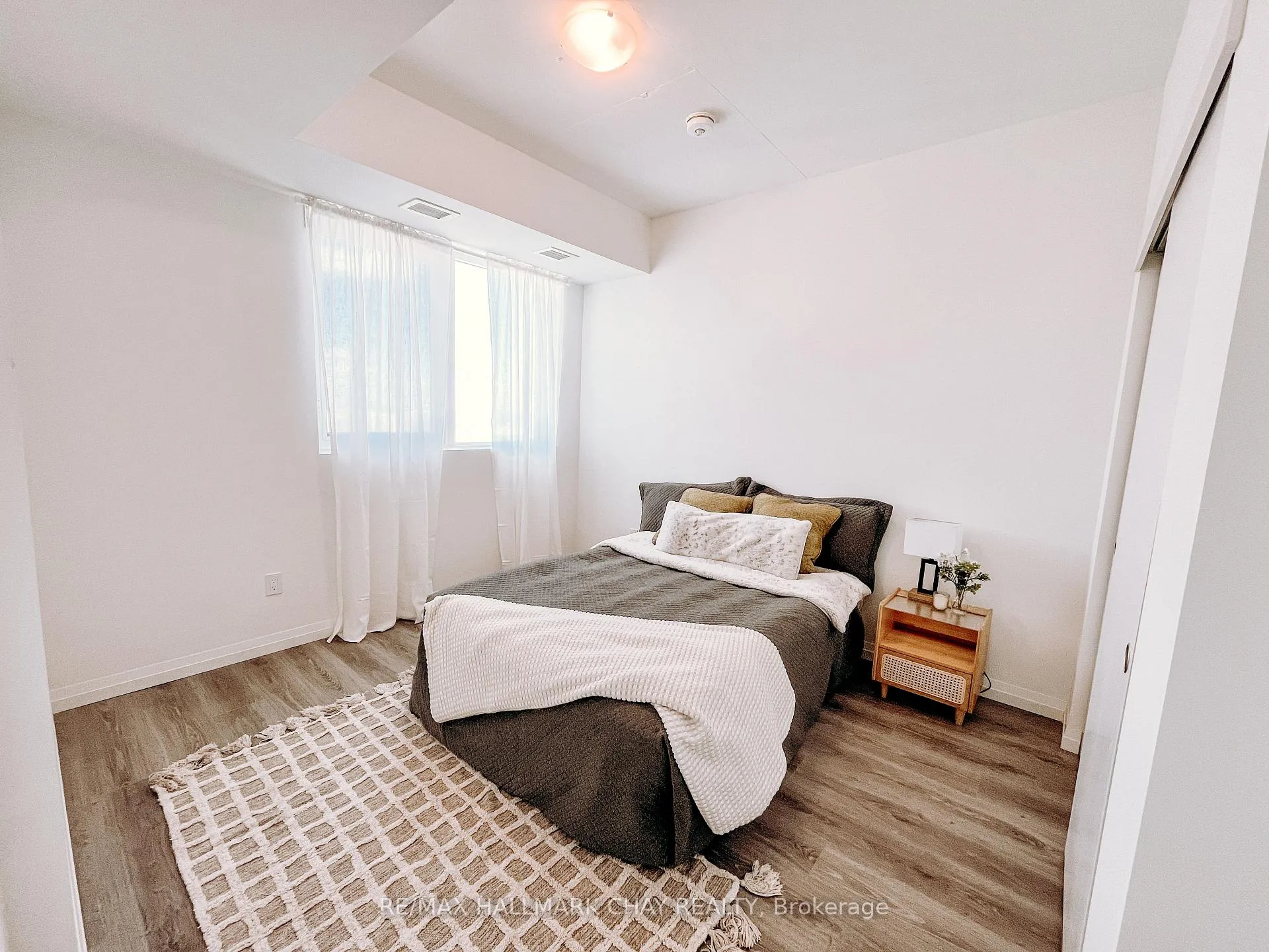 Photo 8 of Unit 2401, 108 Garment Street, Kitchener, City Commercial Core — HOMEH