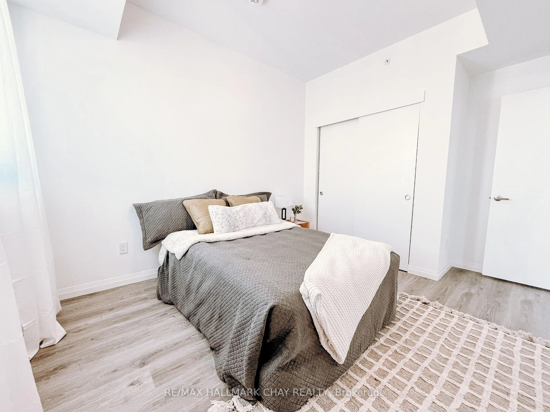 Photo 9 of Unit 2401, 108 Garment Street, Kitchener, City Commercial Core — HOMEH