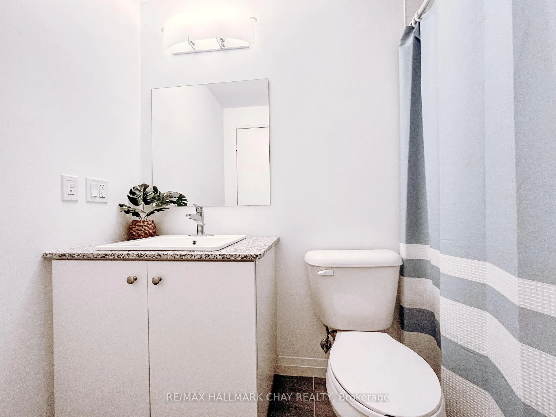 Photo 10 of Unit 2401, 108 Garment Street, Kitchener, City Commercial Core — HOMEH