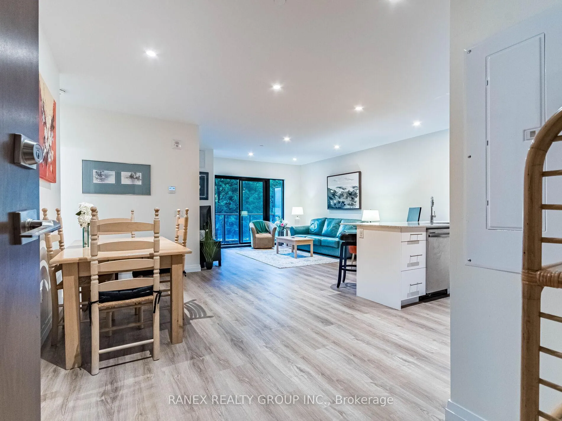 Photo 6 of Unit 215, 525 New Dundee Road, Kitchener — HOMEH