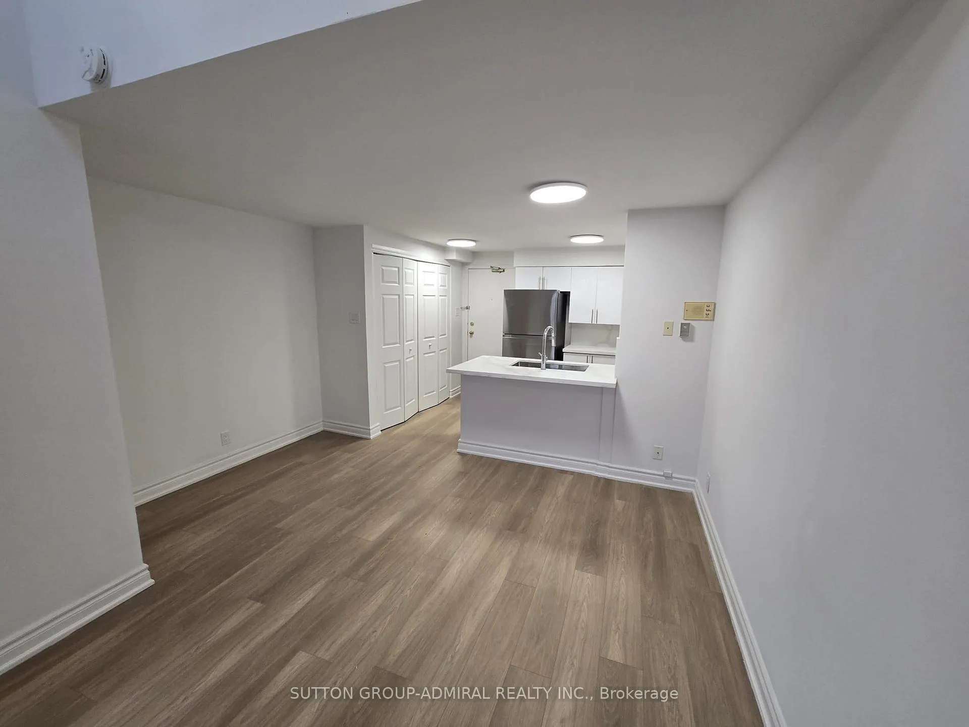 Photo 5 of Unit 56, 41 Valleyview Road, Kitchener, Laurentian Hills — HOMEH