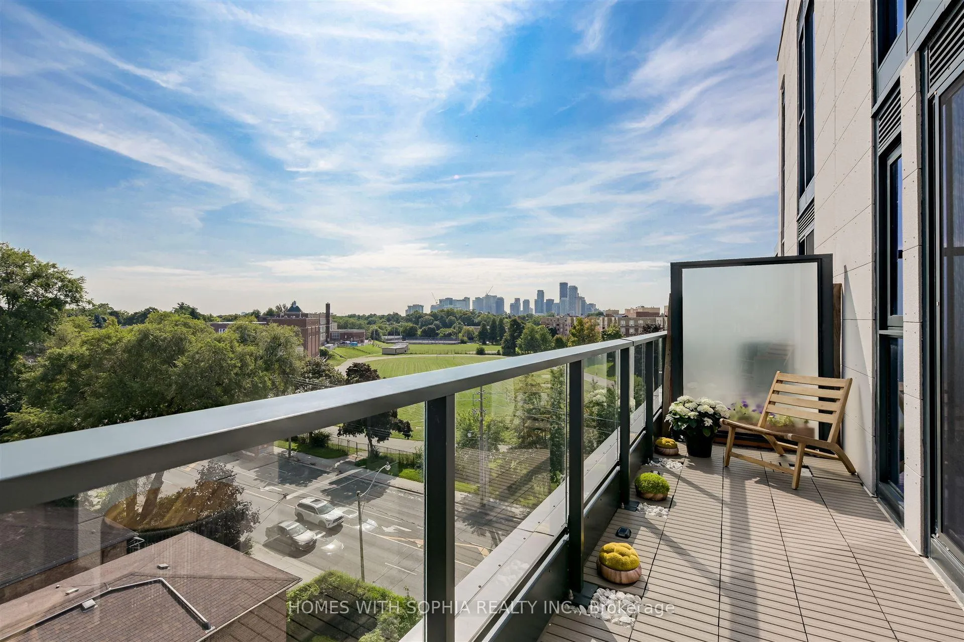 Front of Unit 607, 250 Lawrence Avenue W