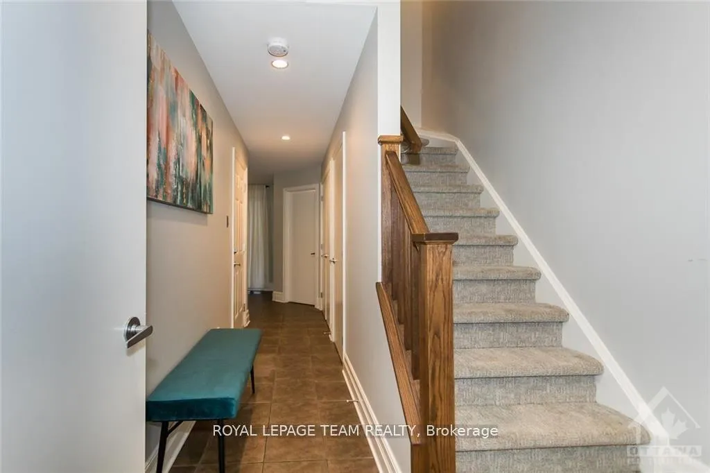 Photo 5 of 100 Applegate Private, Ottawa, West Centre Town — HOMEH