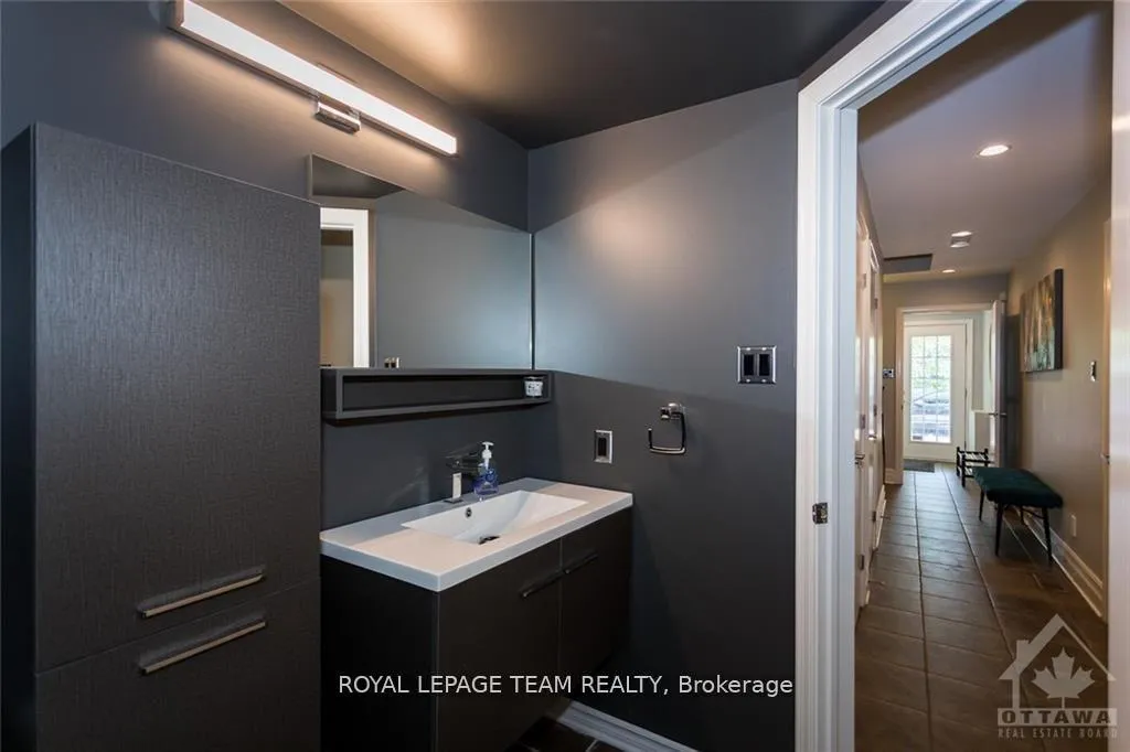 Photo 7 of 100 Applegate Private, Ottawa, West Centre Town — HOMEH