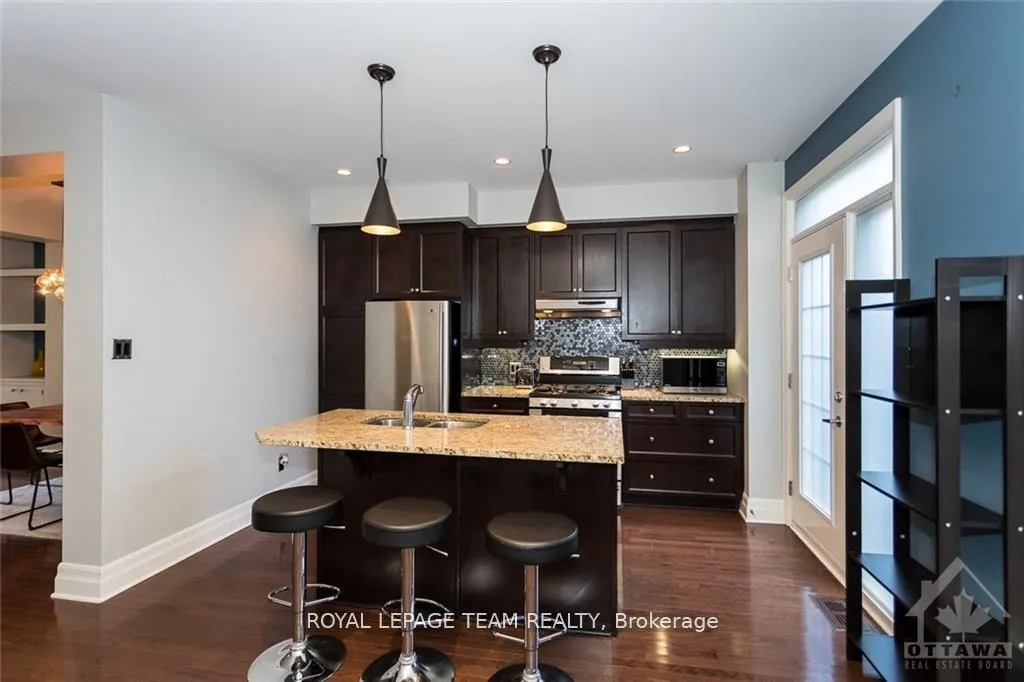 Photo 14 of 100 Applegate Private, Ottawa, West Centre Town — HOMEH