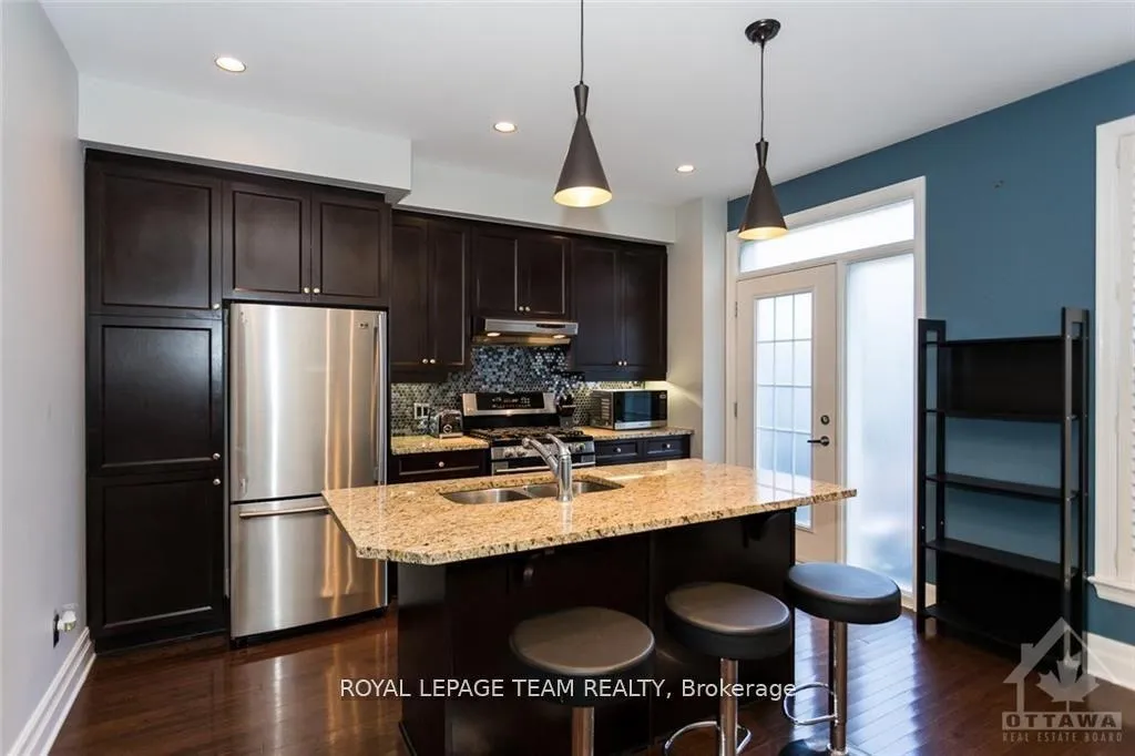 Photo 15 of 100 Applegate Private, Ottawa, West Centre Town — HOMEH