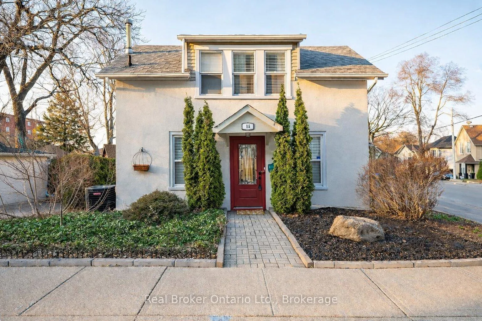 Photo 2 of 15 Maple Avenue, Hamilton, Stoney Creek — HOMEH