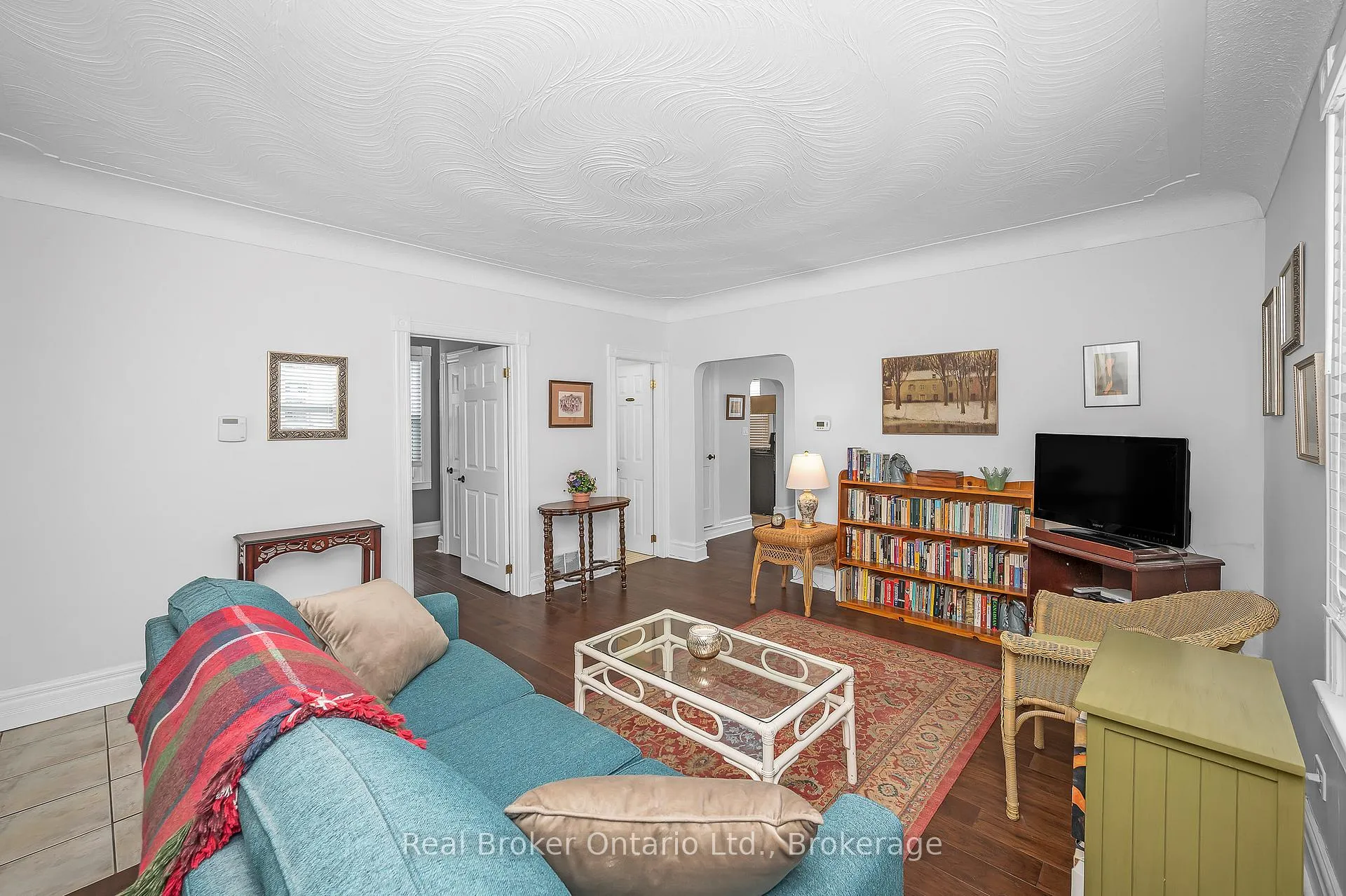 Photo 4 of 15 Maple Avenue, Hamilton, Stoney Creek — HOMEH