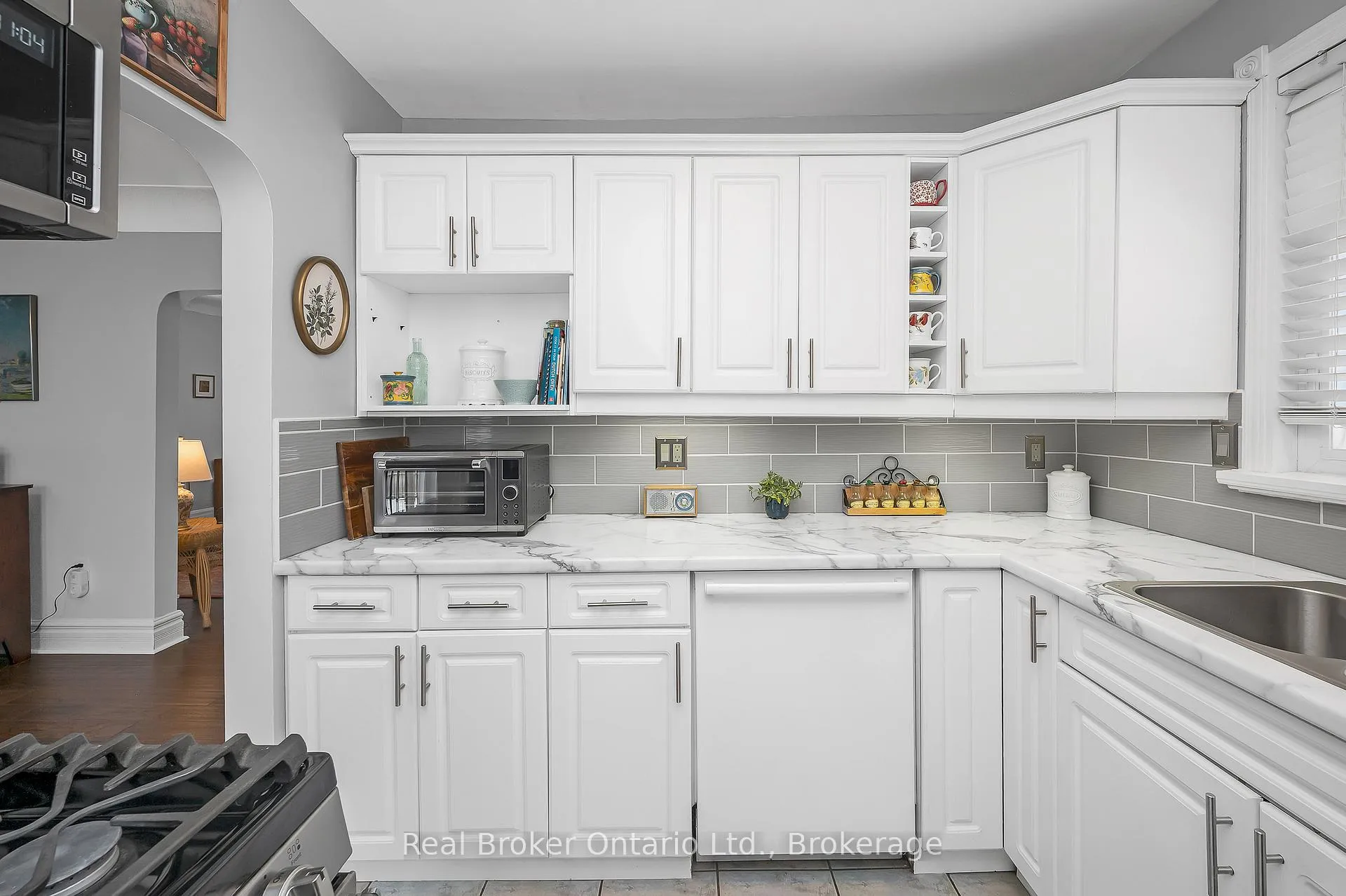 Photo 12 of 15 Maple Avenue, Hamilton, Stoney Creek — HOMEH