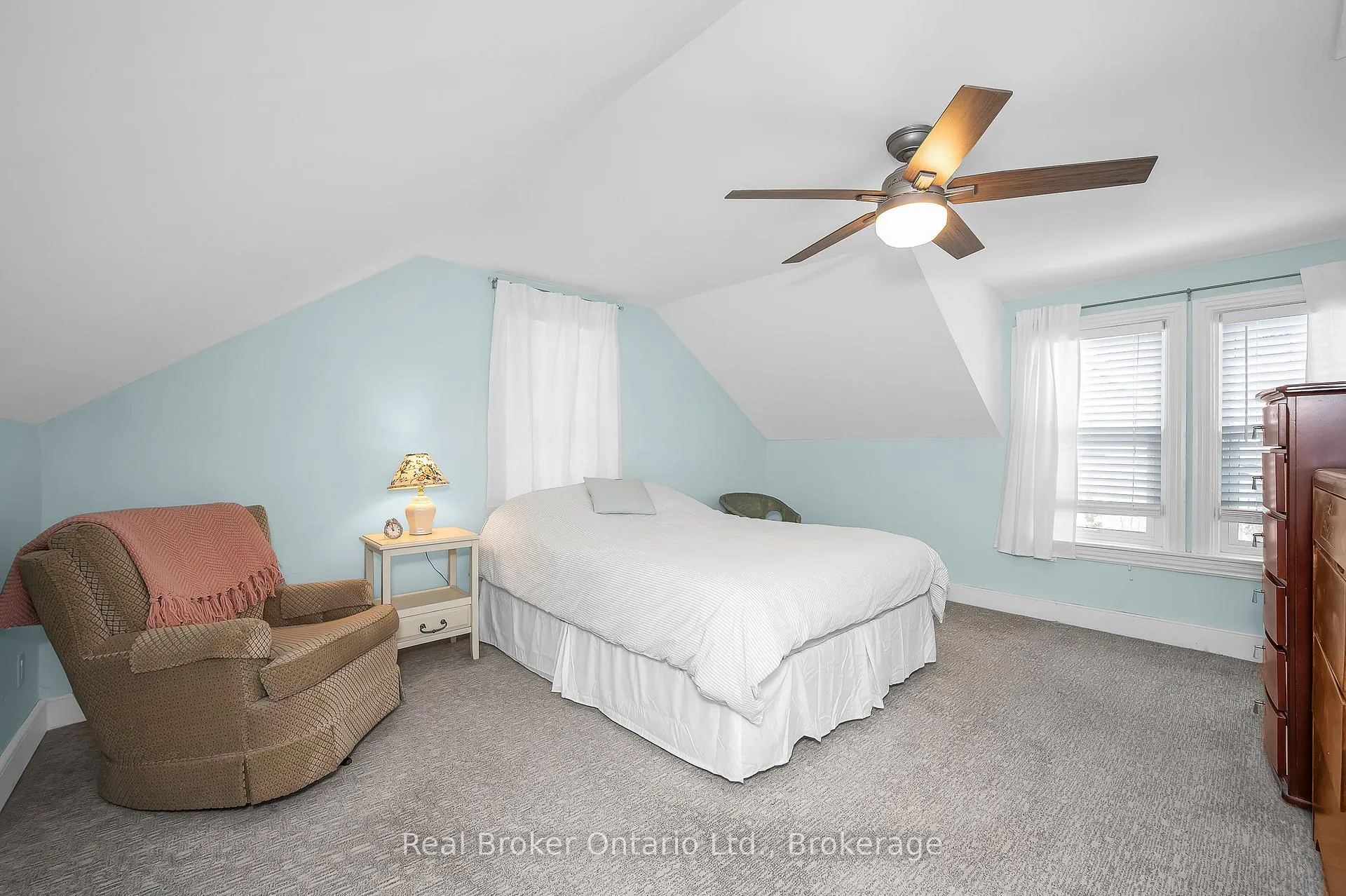 Photo 15 of 15 Maple Avenue, Hamilton, Stoney Creek — HOMEH