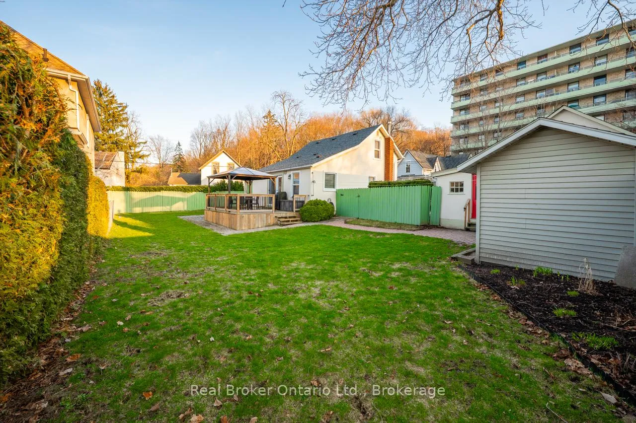 Photo 25 of 15 Maple Avenue, Hamilton, Stoney Creek — HOMEH