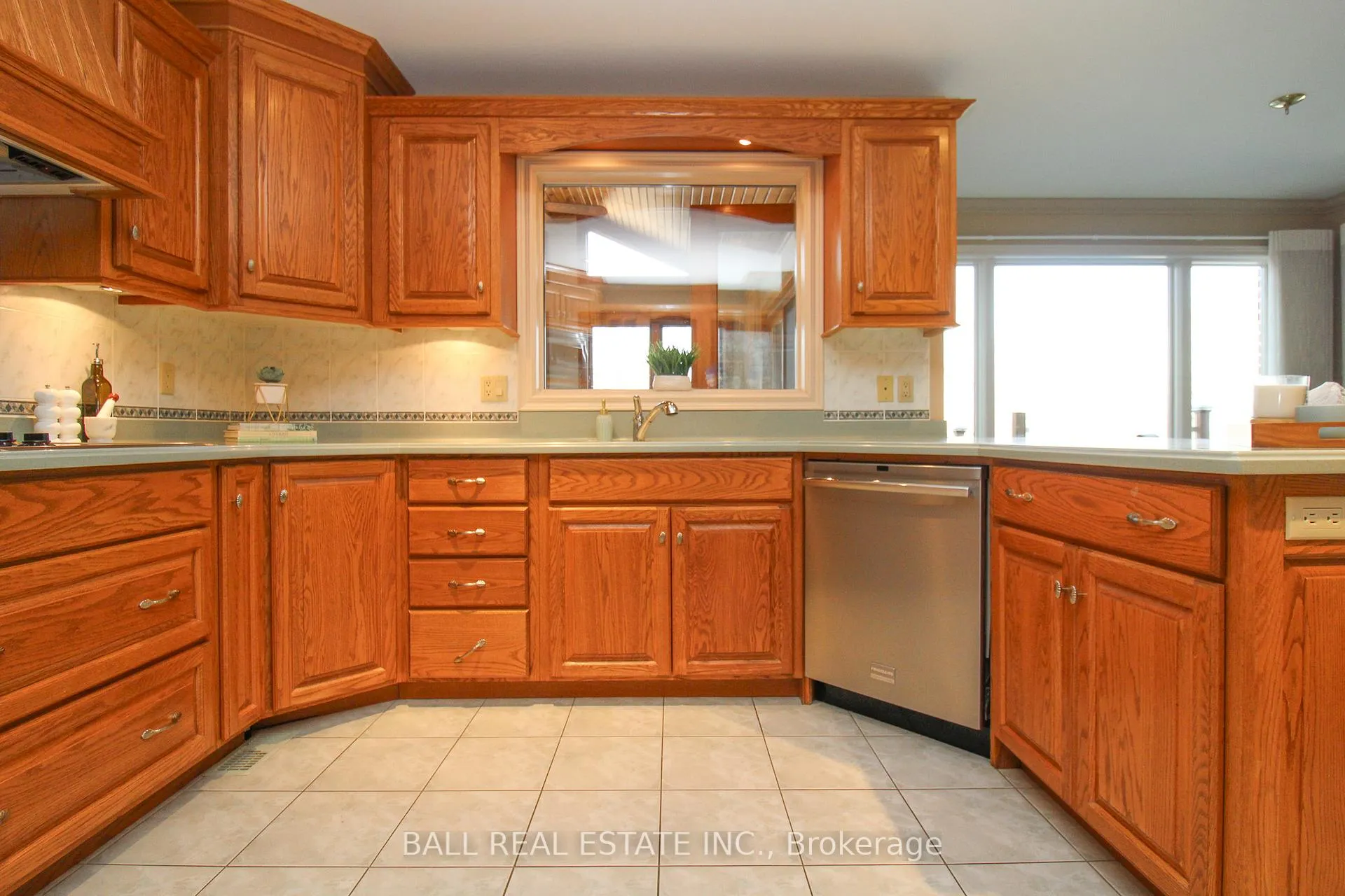 Photo 11 of 1166 Summit Drive, Peterborough, Otonabee Ward 1 — HOMEH